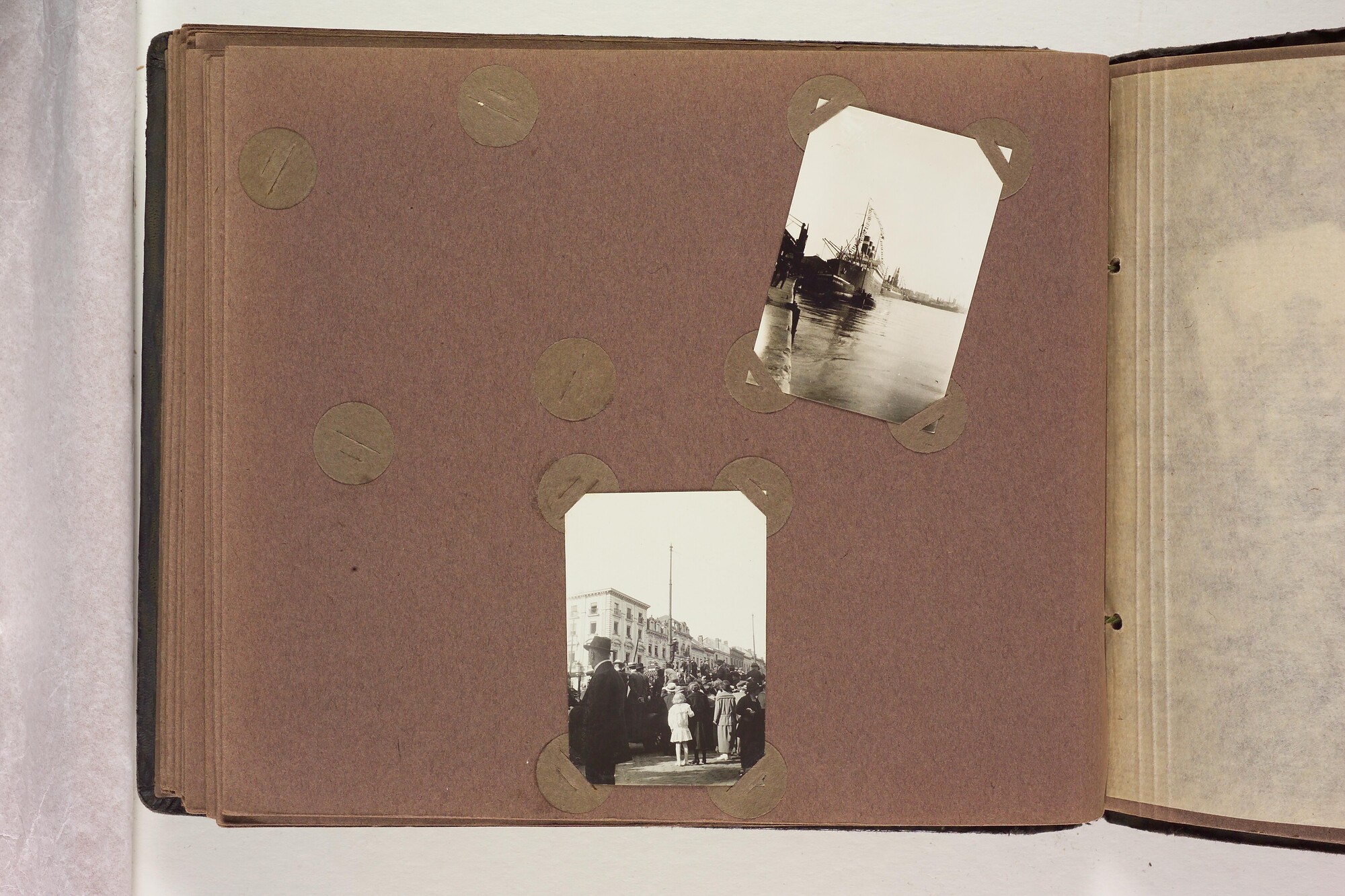 S.6156(06)c; Fotoalbum c) uit een serie van veertien uit de Collectie Job over zijn reizen; fotoalbum