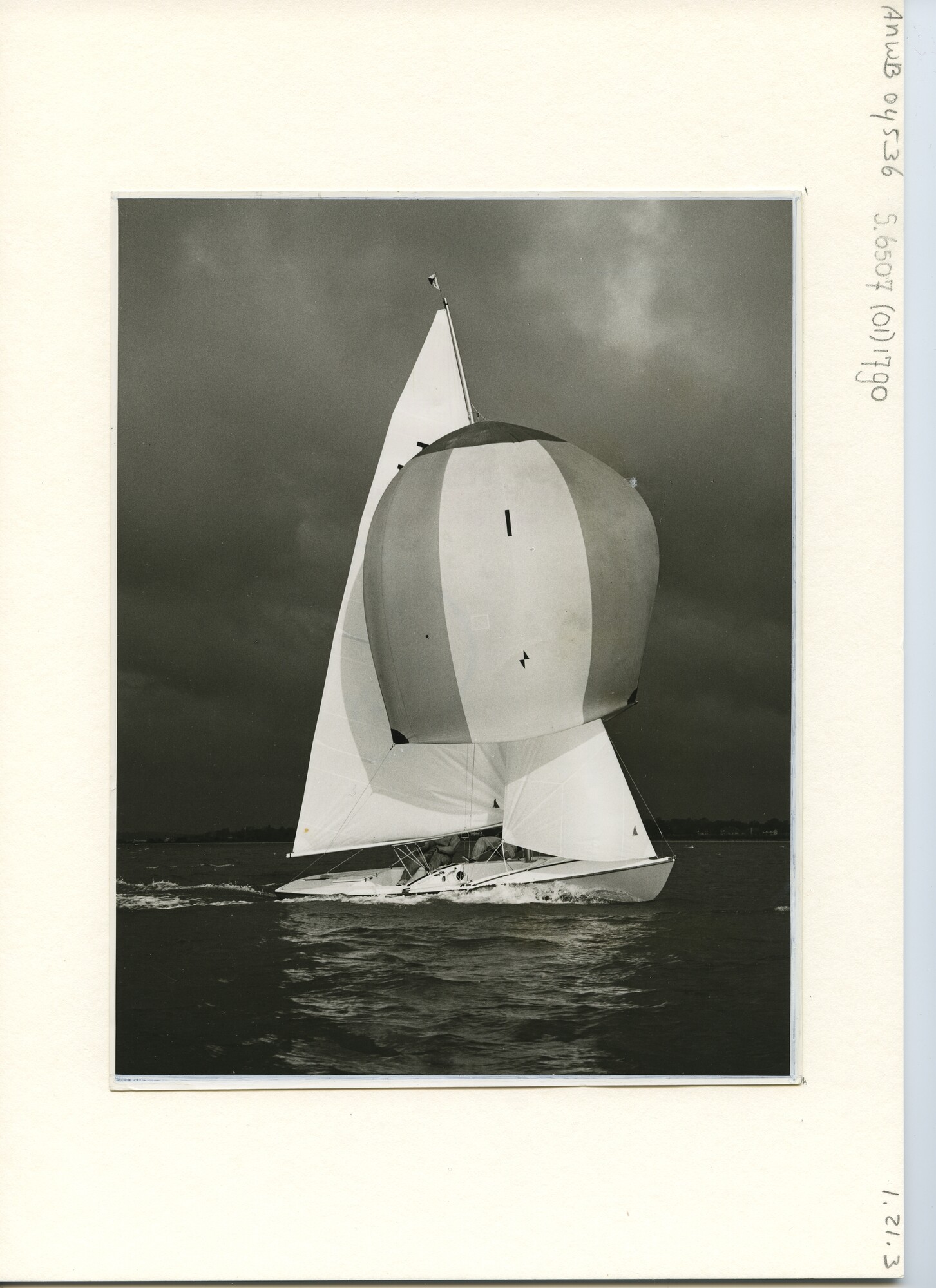 S.6507(01)1790; Foto van een Tempest; foto