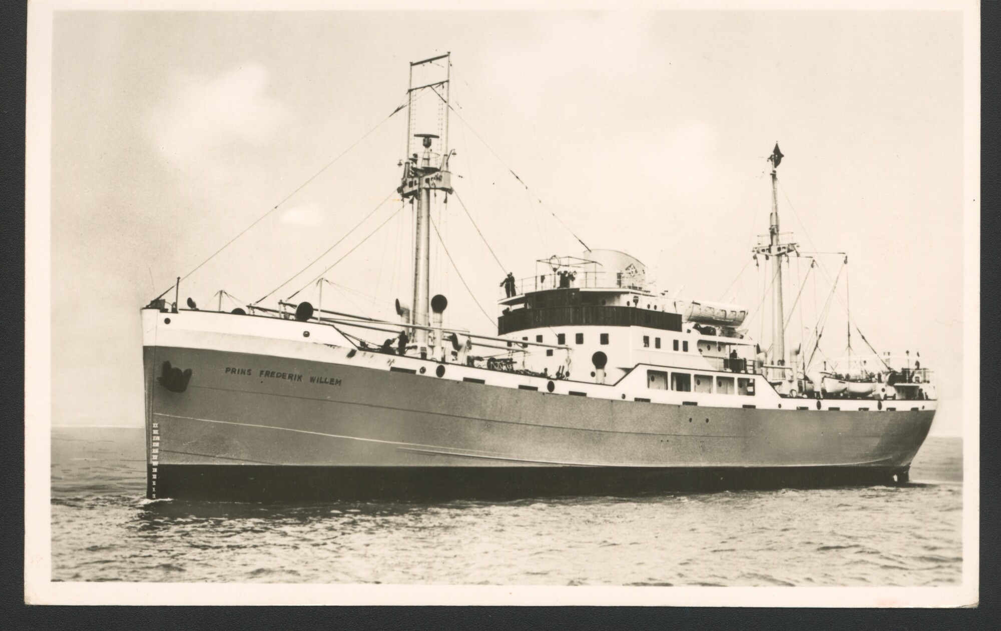 A.4509(088); Het vrachtschip ms. 'Prins Frederik Willem' van de Oranje Lijn NV; prentbriefkaart