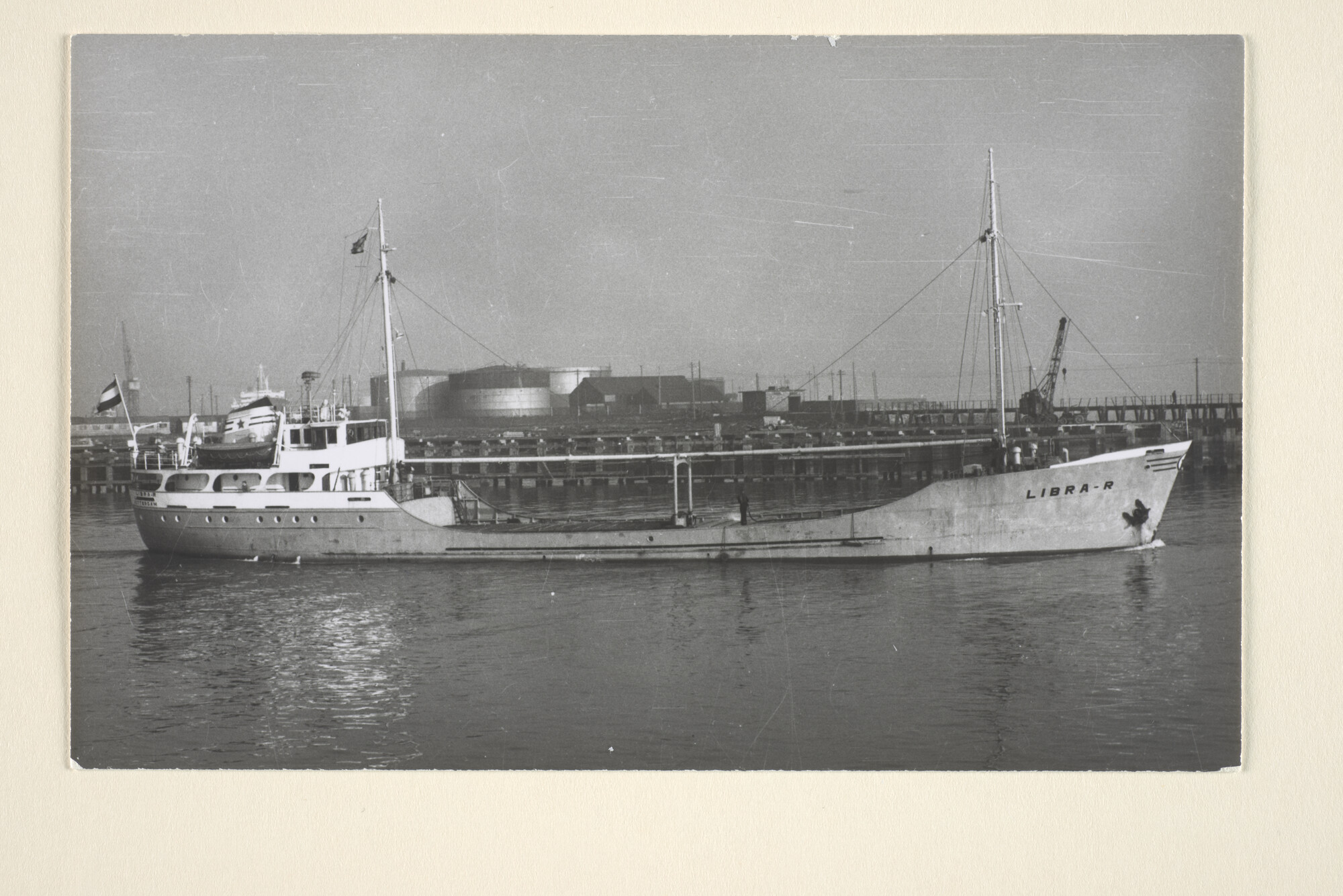 1996.2254; De coaster ms. Libra R. van NV Rederij De Roode Ster uit Rotterdam [...]; foto