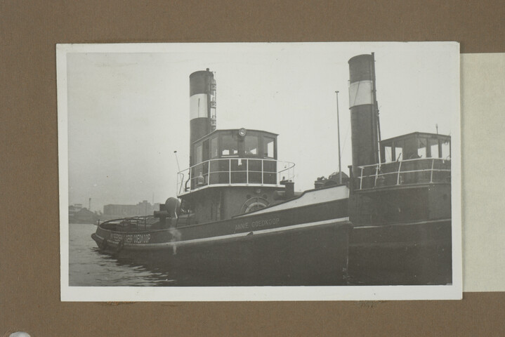 2001.1755; Omslag met vele foto's en knipsels van meest bergingsactiviteiten door Reederij v/h Gebroeders Goedkoop te Amsterdam in de periode 1929 / 1949; omslag