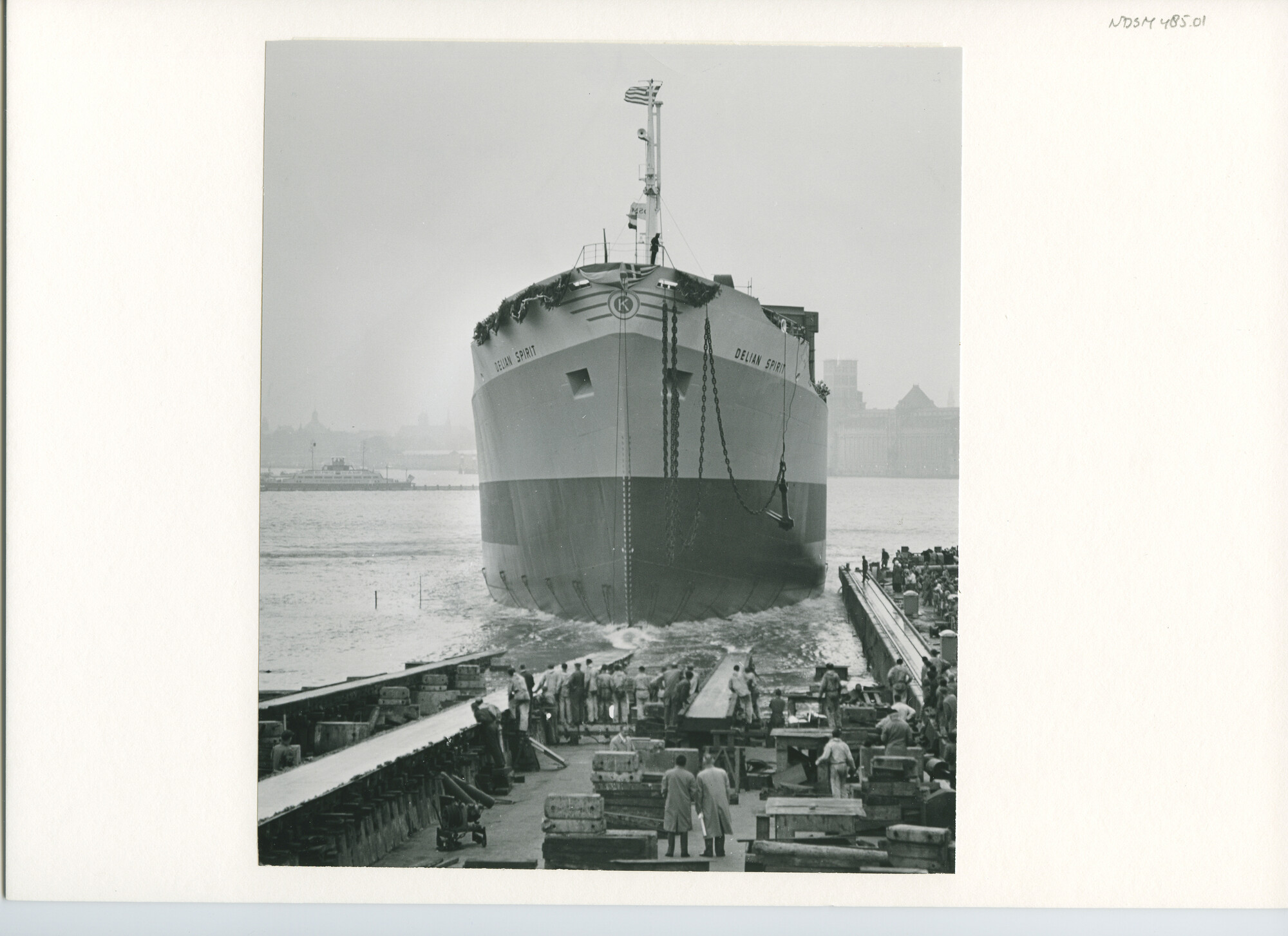 S.5444(2825)5; Foto van de tewaterlating van de tanker ms. Delian Spirit; foto