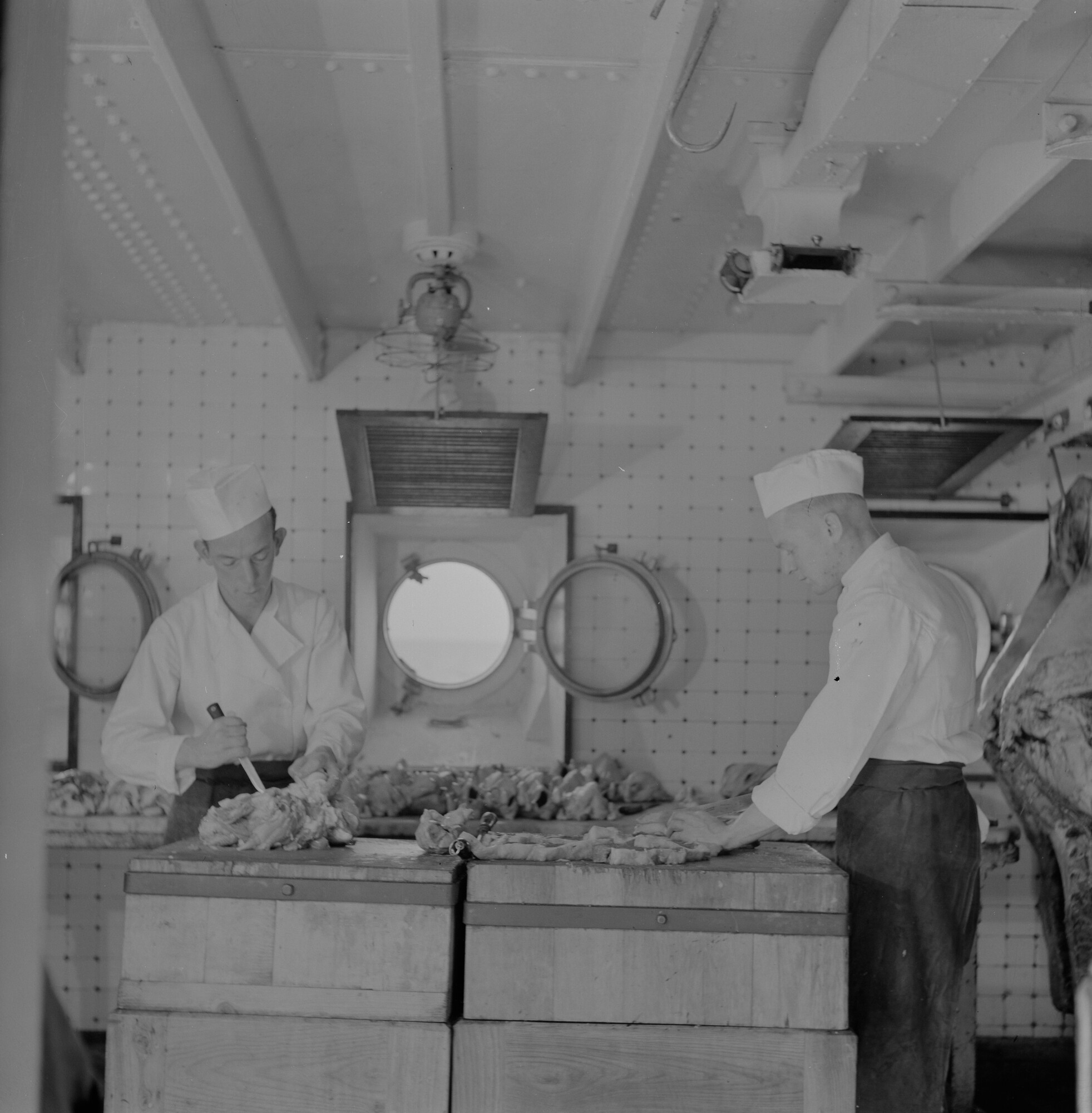 2015.1628; Negatief van keukenpersoneel van een schip; negatief