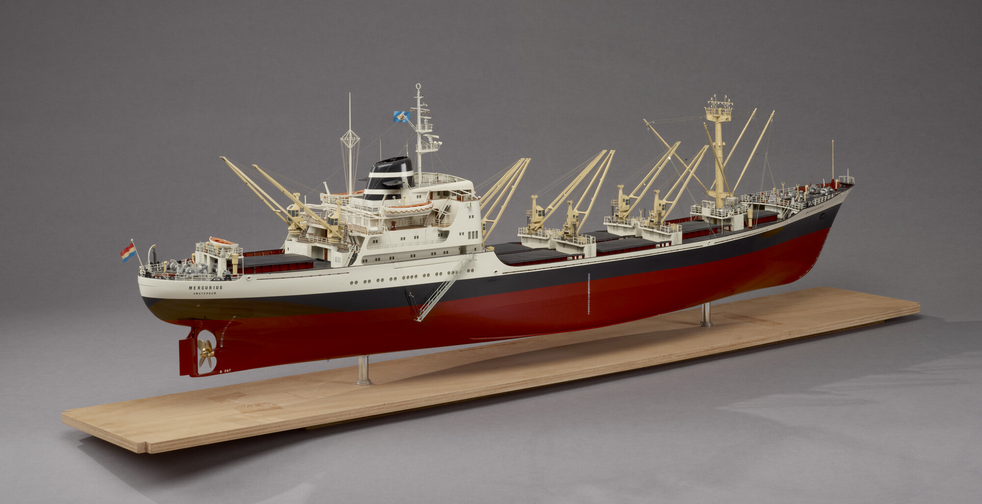 B.0297; Model van het ms. Mercurius; scheepsmodel