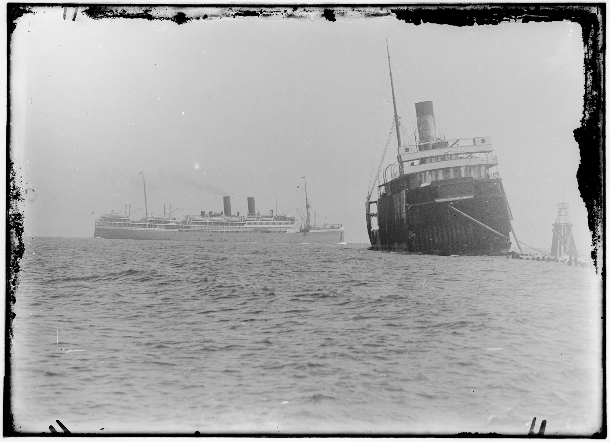 2018.1640; Glasnegatief van het vracht- en passagiersschip Slamat (Nederlands, 1924); glasnegatief