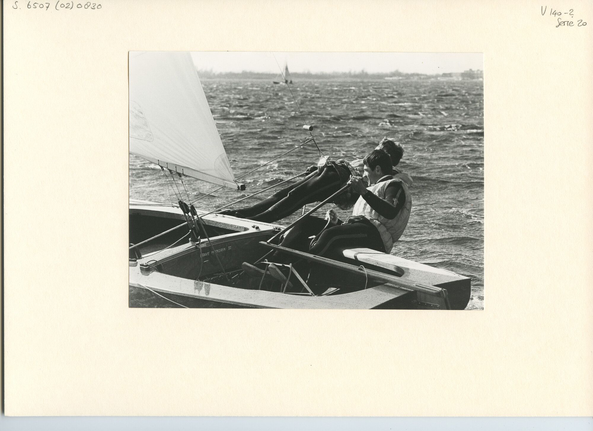 S.6507(02)0830.04; Zwart-wit foto van de FD-klasse op de Loosdrechtse Plassen; foto