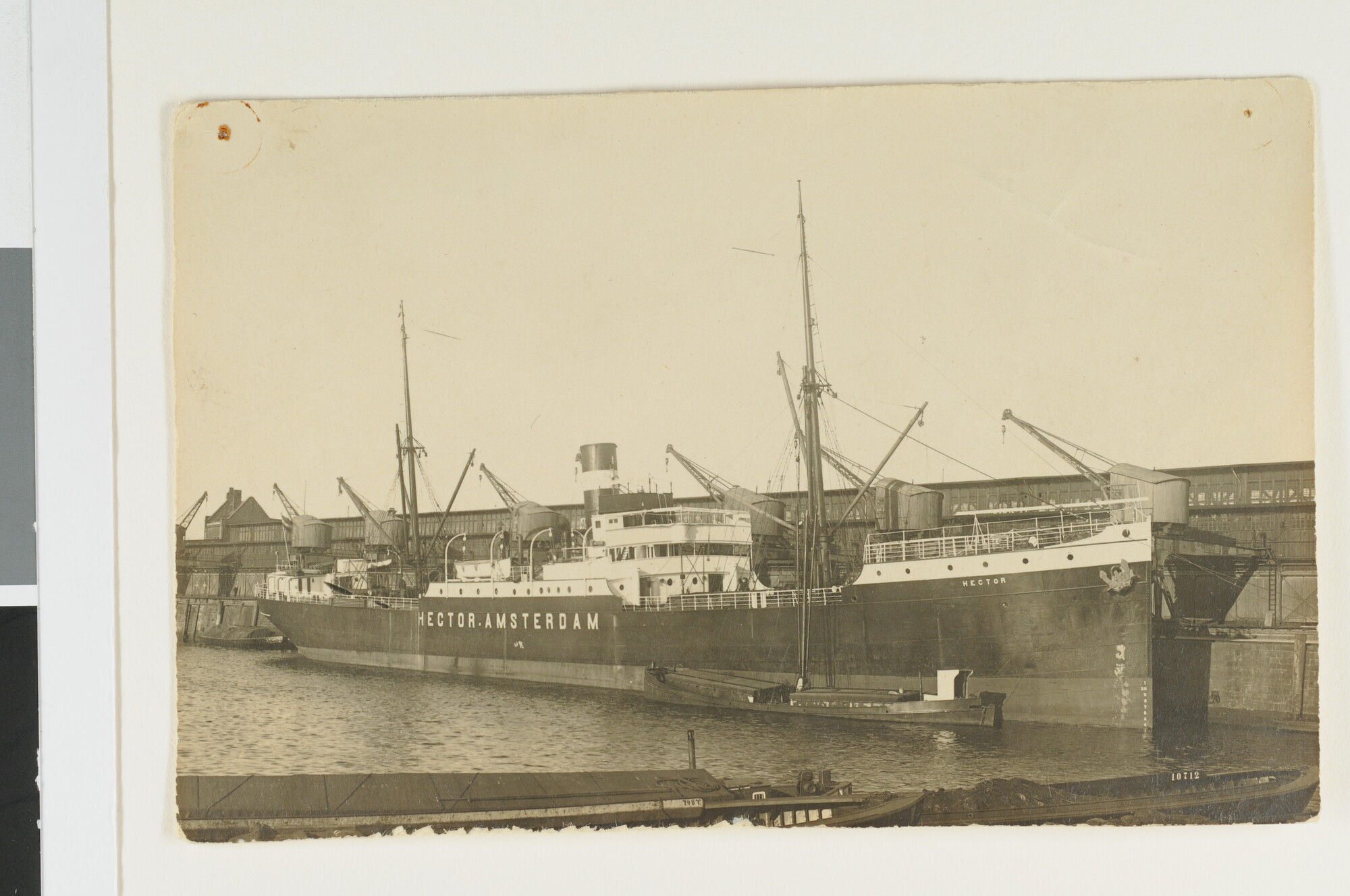 S.5638(12)07; Prentbriefkaart van het vrachtschip ss. Hector van de SMN; prentbriefkaart