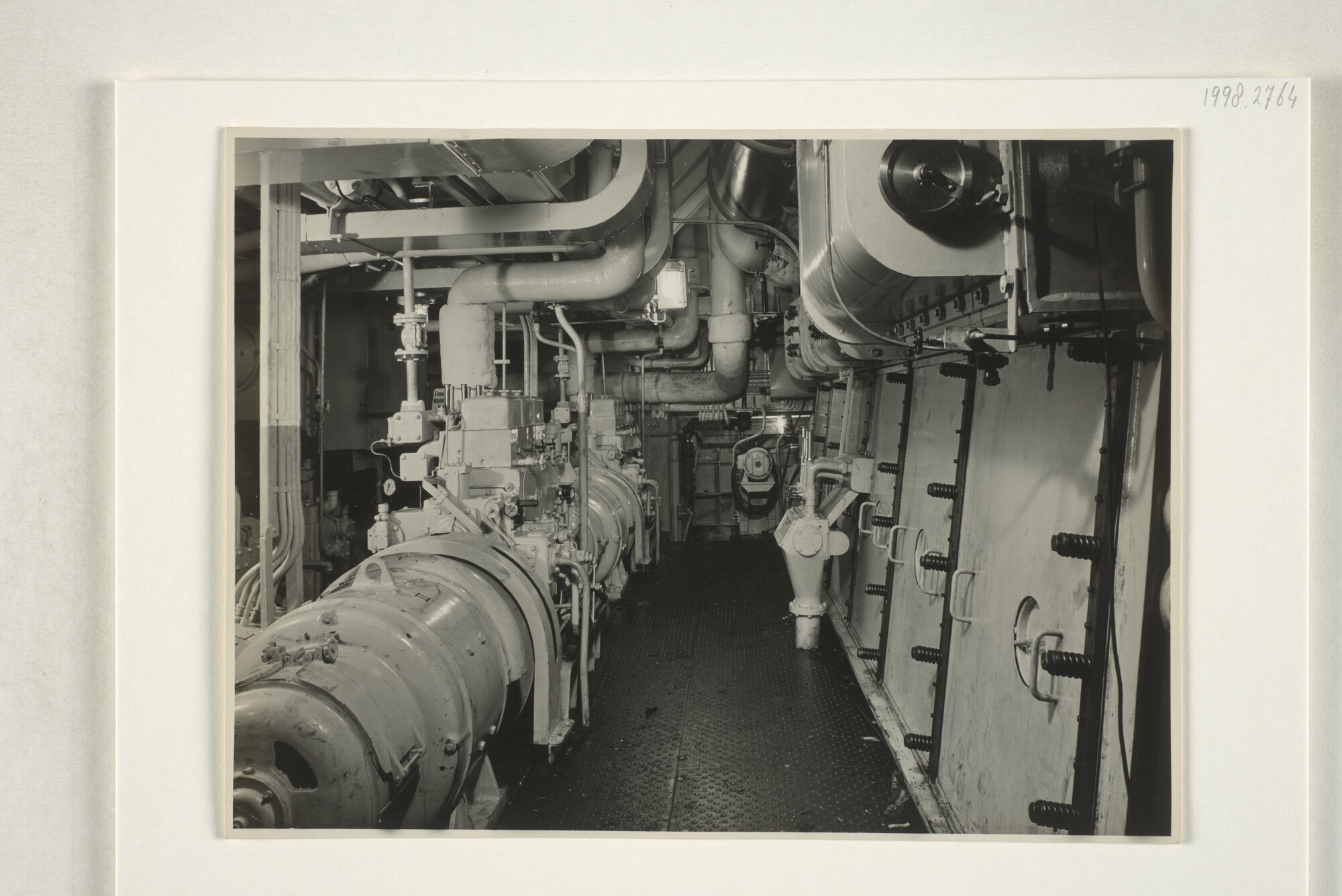1998.2764; Interieurfotos van de machinekamer van een (Frans) schip gebouwd bij de [...]; fotoreportage