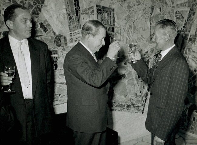 2001.1753; Foto's van de in gebruikneming van het hoofdkantoor van Reederij v/h Gebroeders Goedkoop aan de Westerdoksdijk 40 te Amsterdam in april 1962 [...]; fotoreportage
