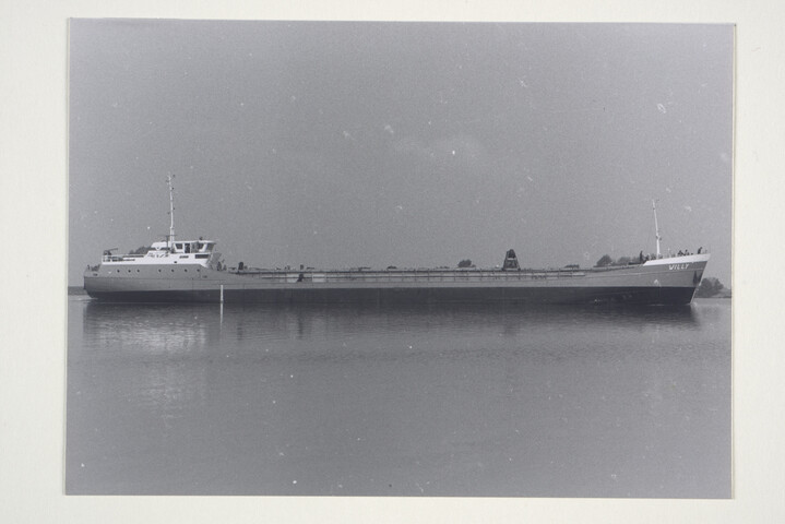1994.1043; Foto's van de bouw bij Scheepswerf Van Goor Monnickendam van de coaster ms. 'Lenie', van de 'Pergo' en van de hopper-zuiger 'Reimerswaal'; fotoalbum