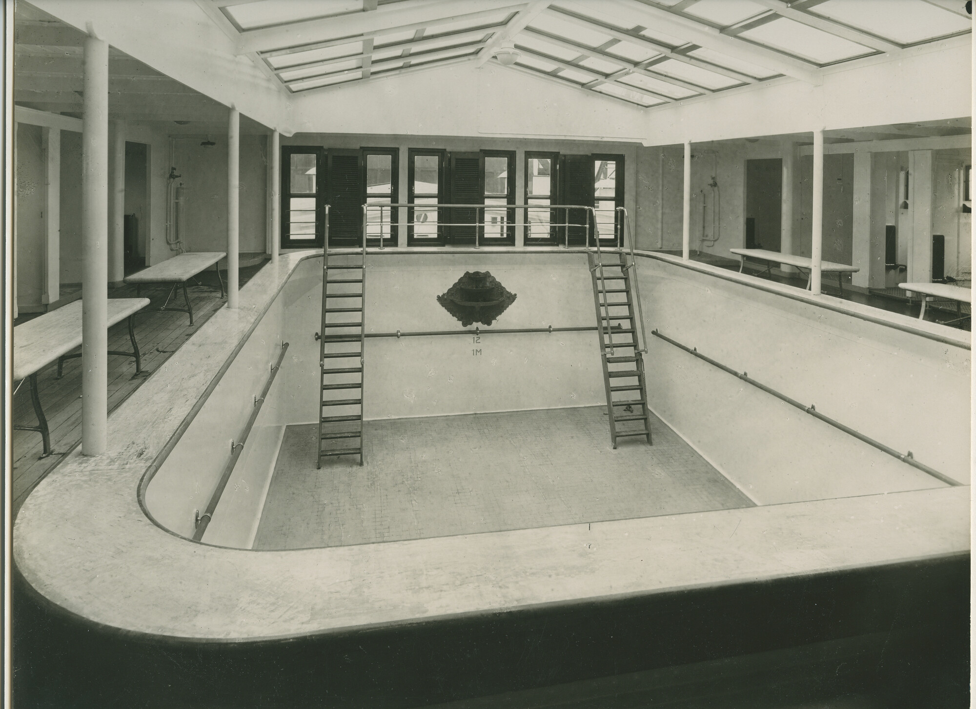 S.5444(0738)3; Interieurfoto van het mailschip ms. Johan van Oldenbarnevelt; foto