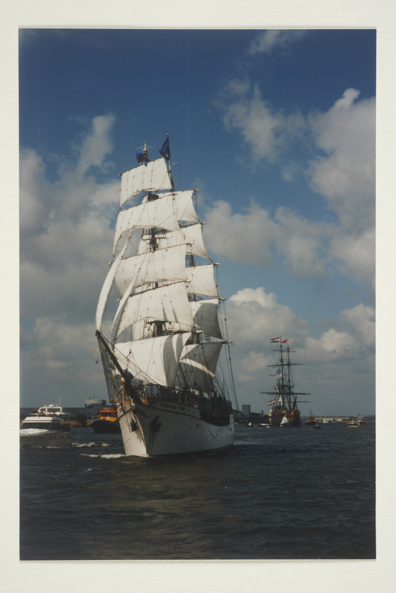 1998.1568; 'Amsterdam ontmoet Batavia'; fotoreportage