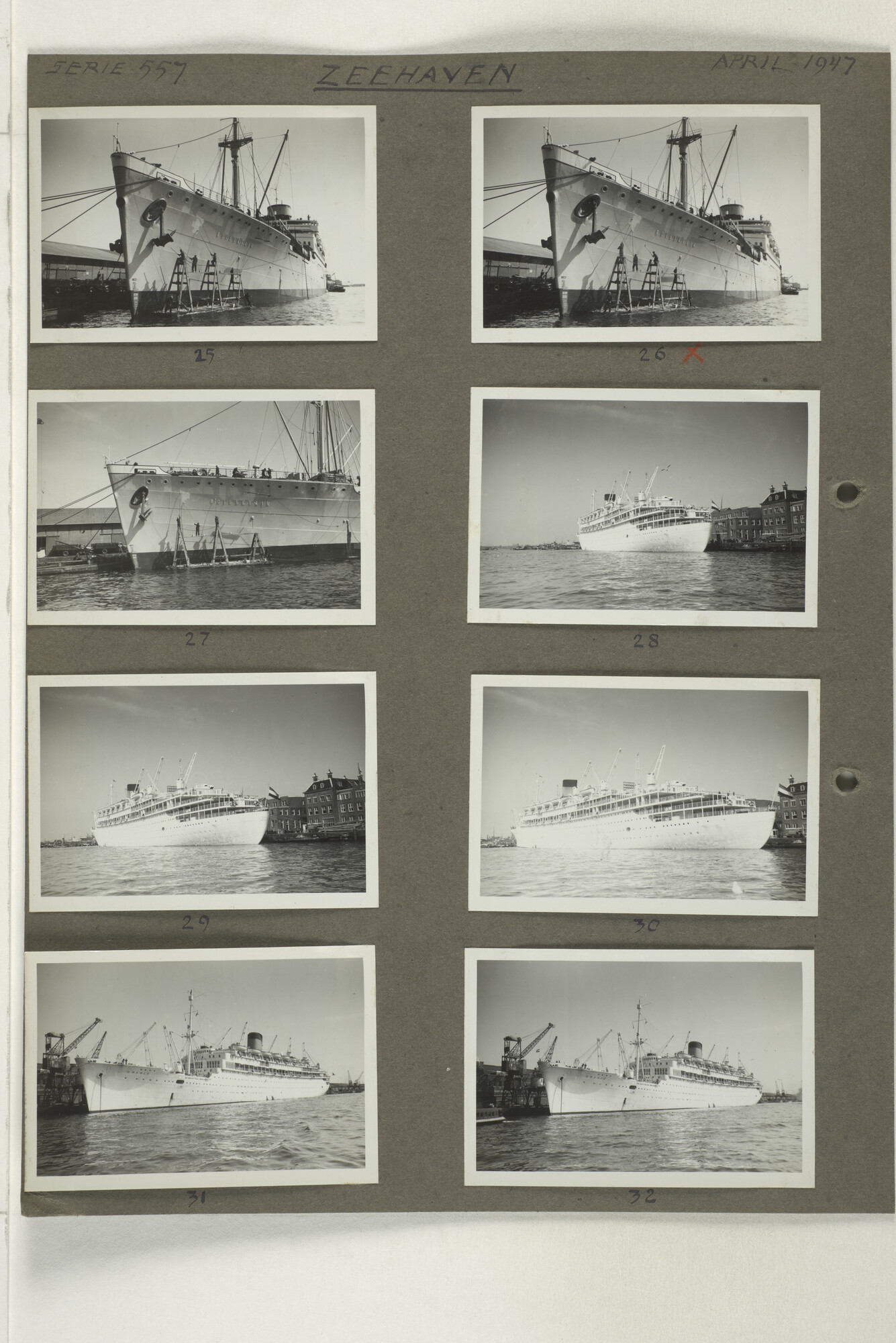 1998.2179; Omslag met een grote hoeveelheid proef foto's gemaakt in opdracht van de Gemeente Handelsinrichtingen in Amsterdam; omslag