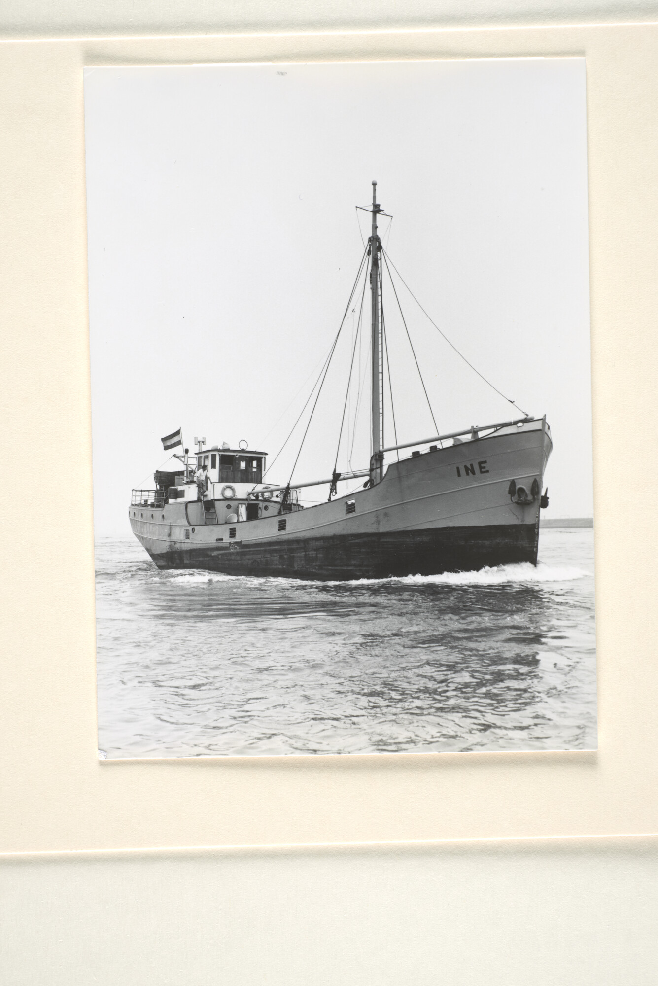 1996.2155; De coaster ms. Ine van Scheepvaartbedrijf Gruno; foto