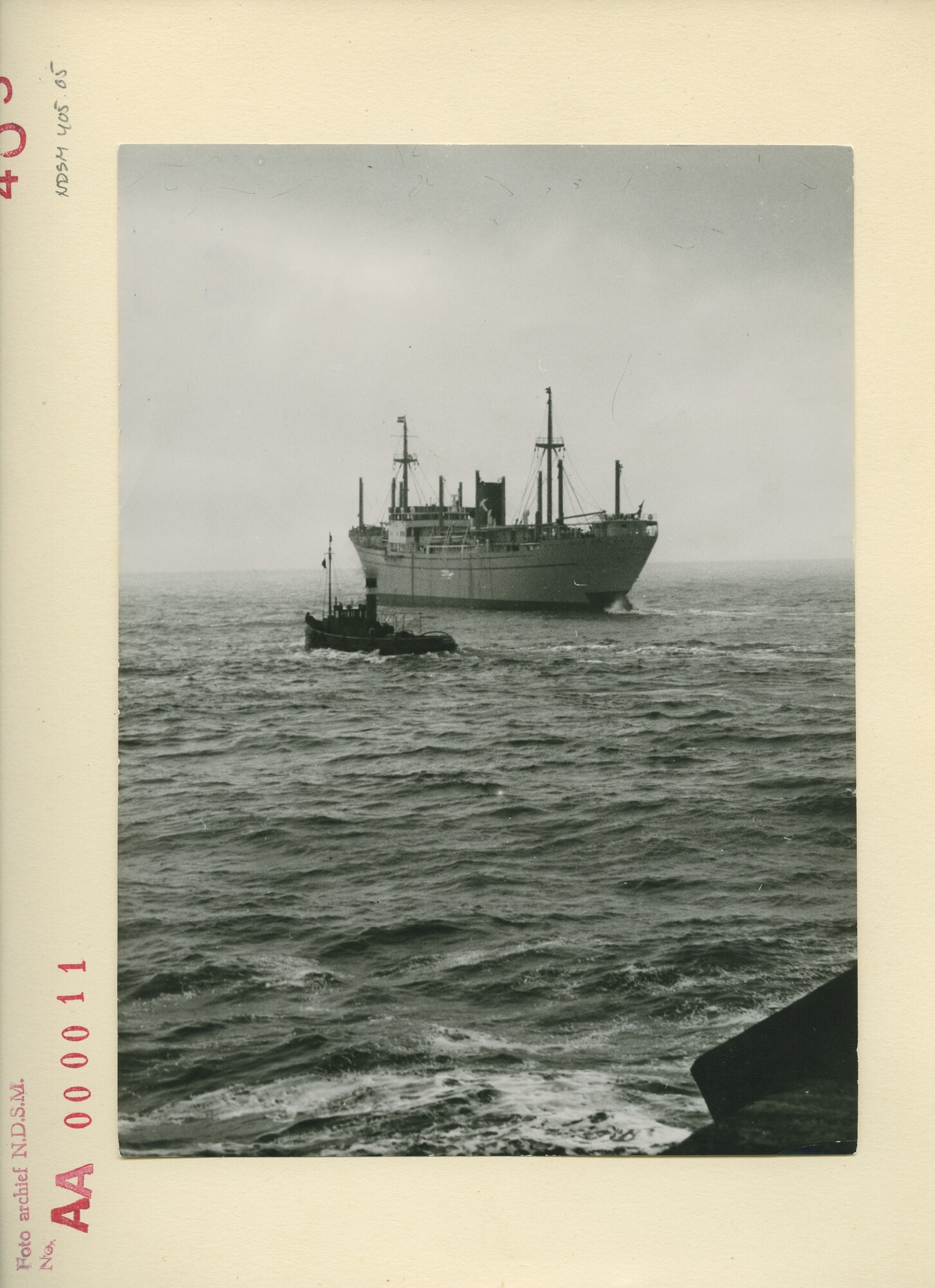 S.5444(01731); Foto van het Noorse vrachtschip ms Bougainville; foto