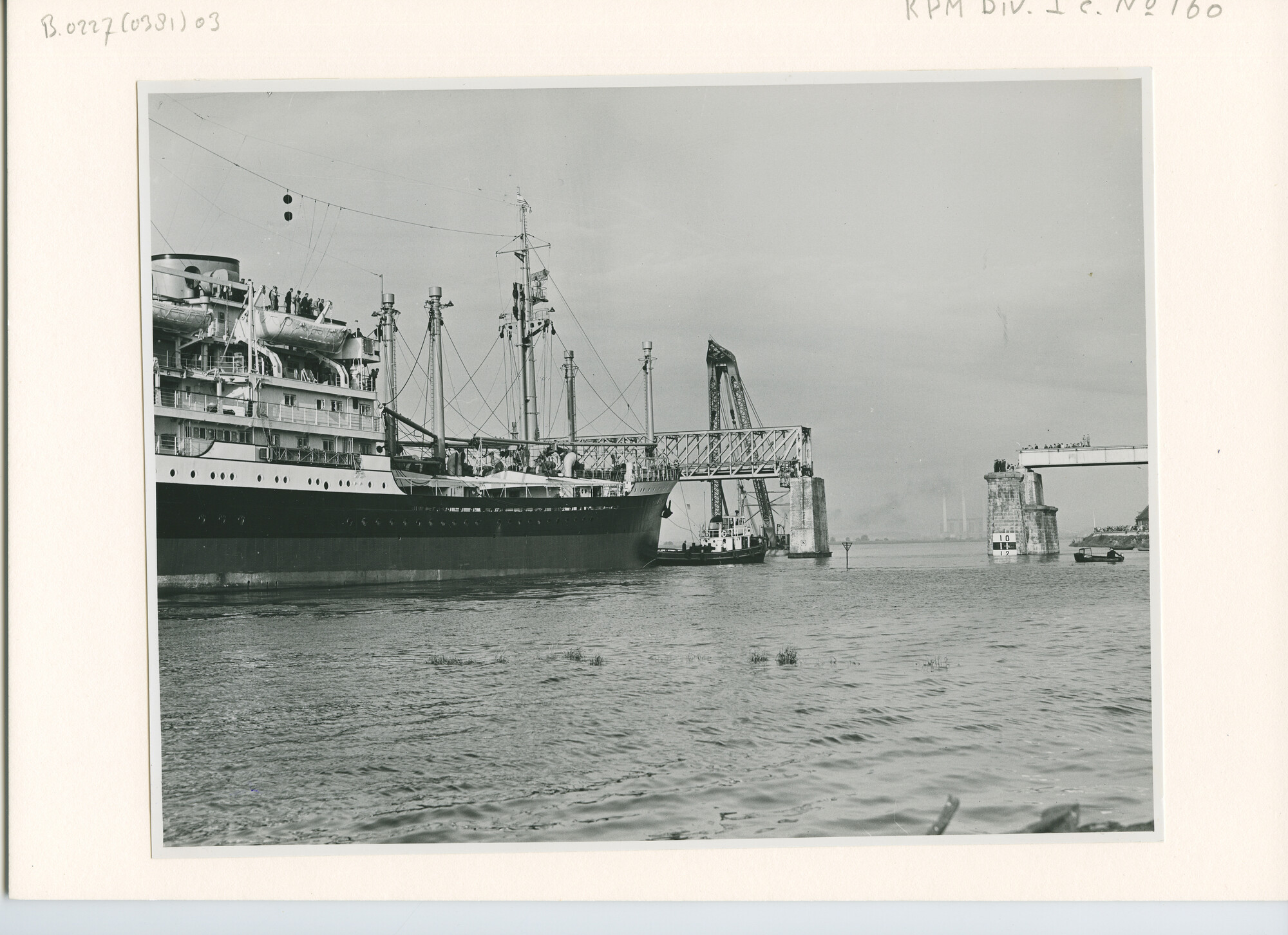 B.0227(0381)03; Foto van proeftocht ms "Schouten"; foto