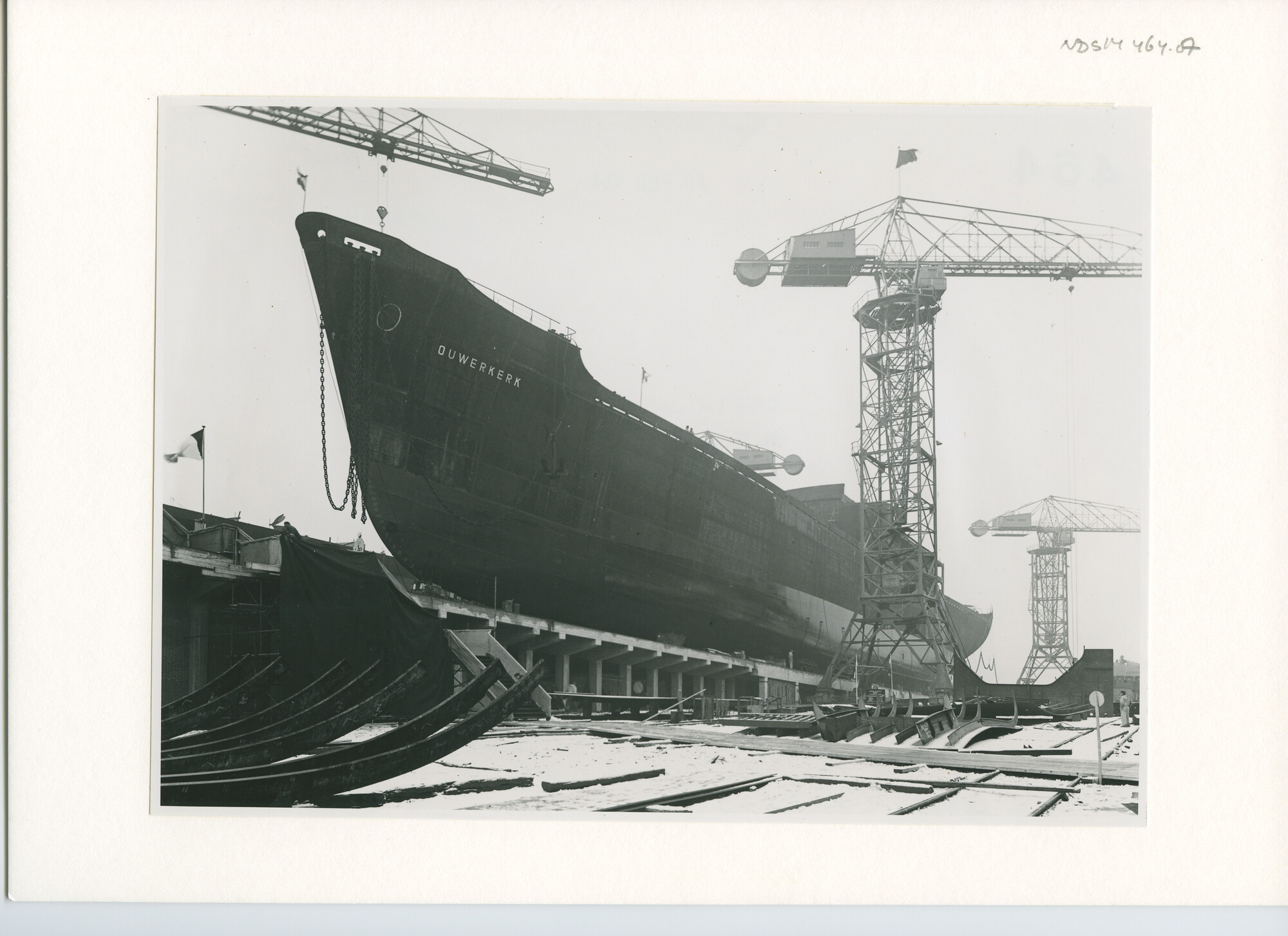 S.5444(2560)3; Foto van het vrachtschip ms. Ouwerkerk van de VNS; foto