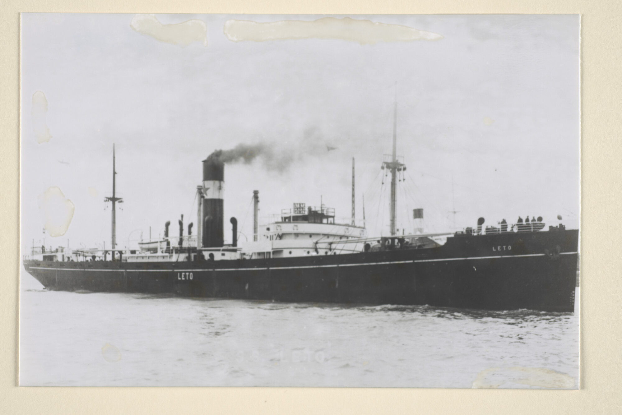 1996.0939; Het vrachtschip ss. Leto van de Stoomvaart Maatschaappij Zeevaart [...]; foto
