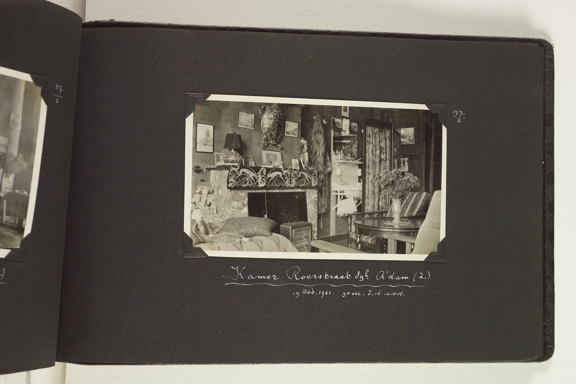 S.6156(06)l; Fotoalbum l) uit een serie van veertien uit de Collectie Job over zijn reizen met ss. 'Stuyvesant' en 'Venezuela' van de KNSM [...]; fotoalbum