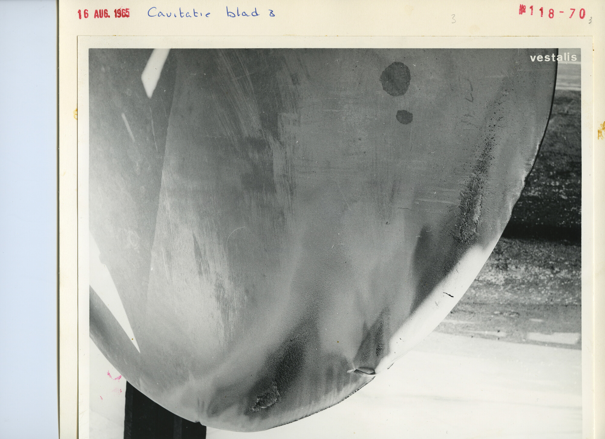 S.5444(4476)7; Foto van cavitatie-erosie aan de schroef van de Vestalis; foto