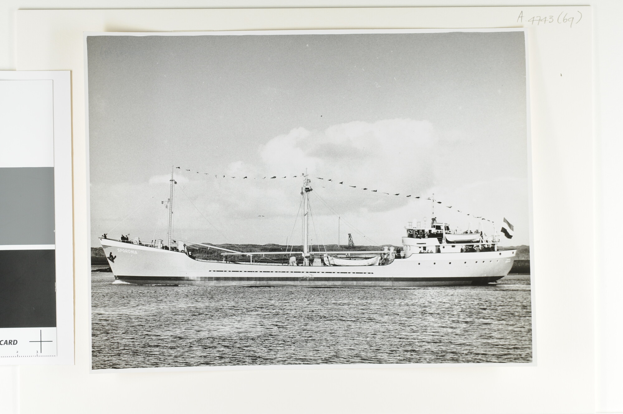 A.4743(69); De coaster ms. 'Sporonia' van Bouw & Handel Maatschappij Huis & Lof te; foto
