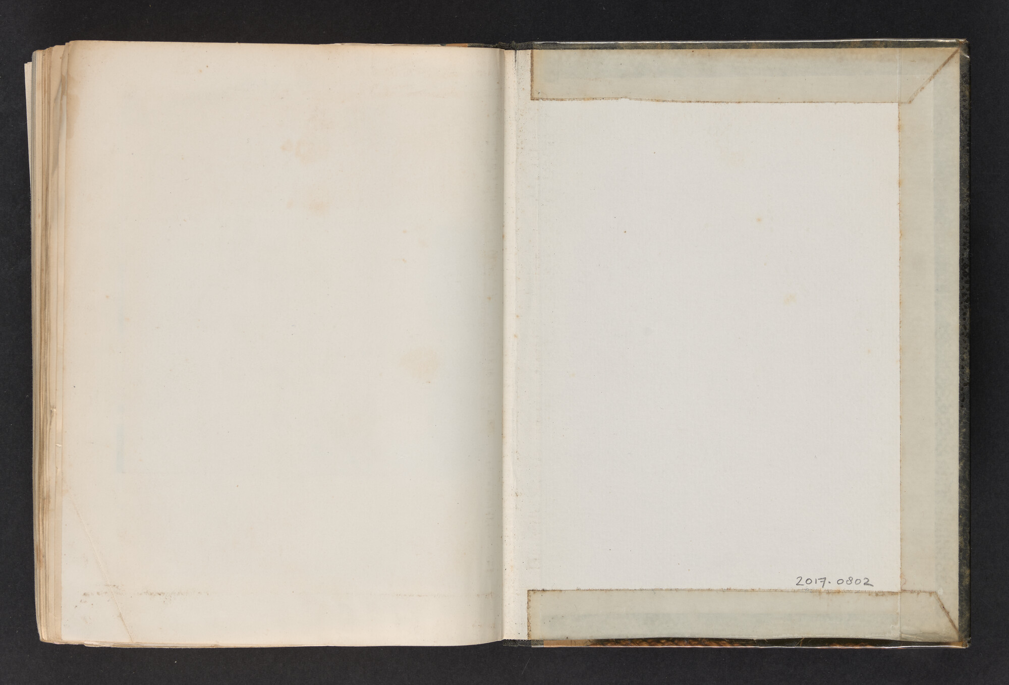 2017.0802; Logboek c.q. fotoalbum van reizen met zeeschouw Grutto (II) in Nederland, Duitsland en Denemarken, 1973-1974; logboek