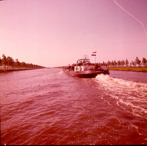 S.9100(7320); Dia van het binnenvaartschip ms. 'Stolwijk' van de NRM; diapositief
