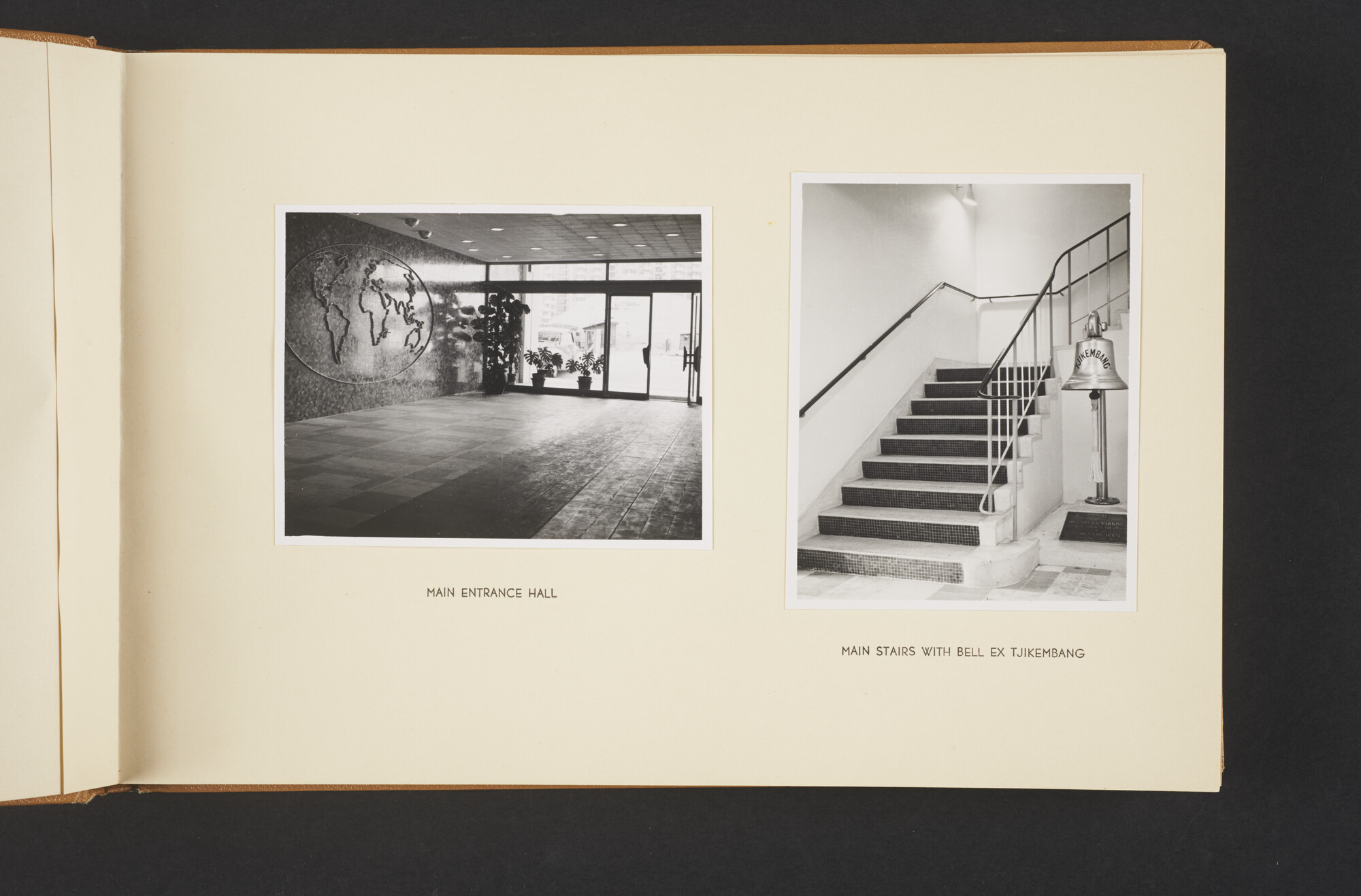 2015.1296; Fotoalbum van het kantoor van de Royal Interocean Lines te Hongkong; fotoalbum
