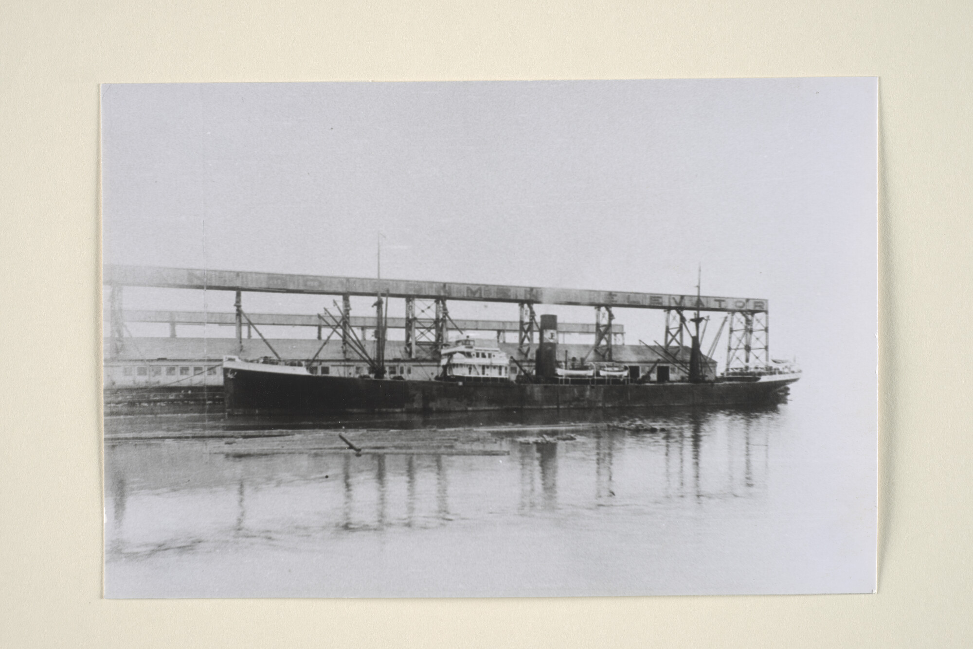 1995.1759; Het vrachtschip ss. Bawean van de SMN in Vancouver (Canada); foto