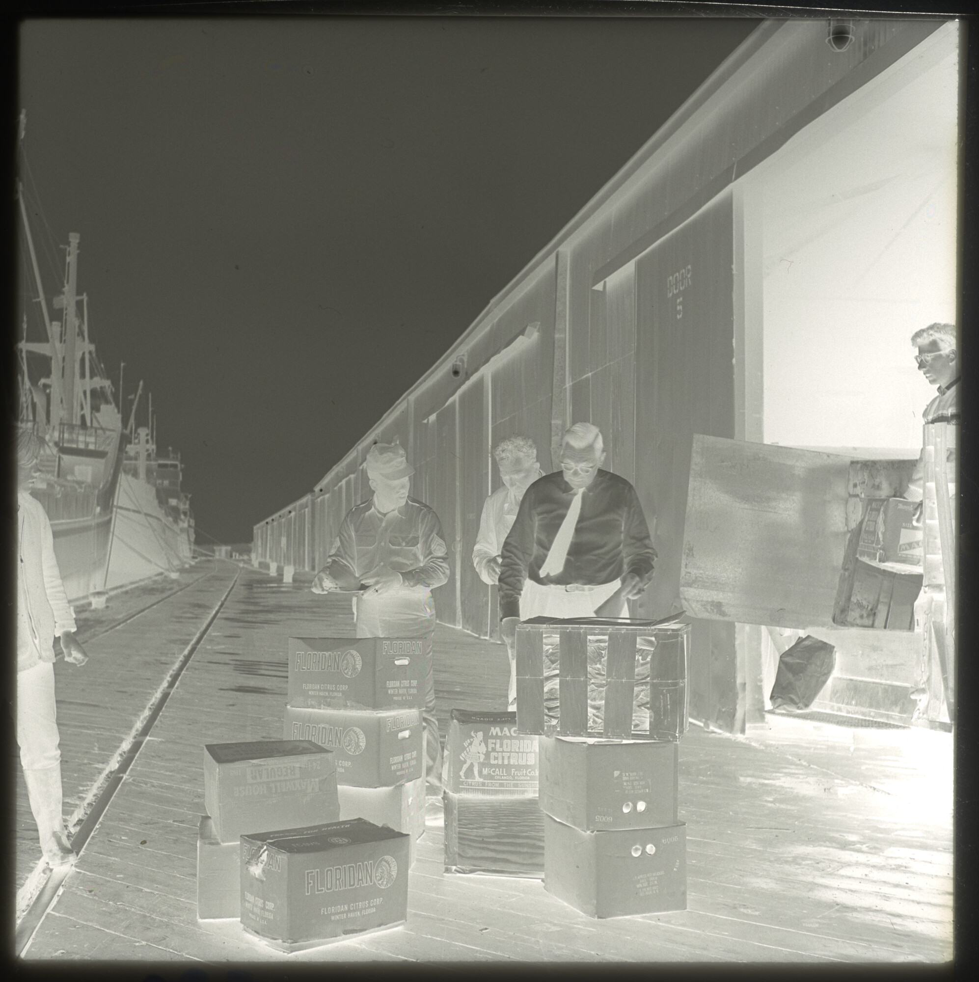 A.5263(02); Negatieven van een reis met het vrachtschip 'Woltersum' van de Stoomvaart; negatief