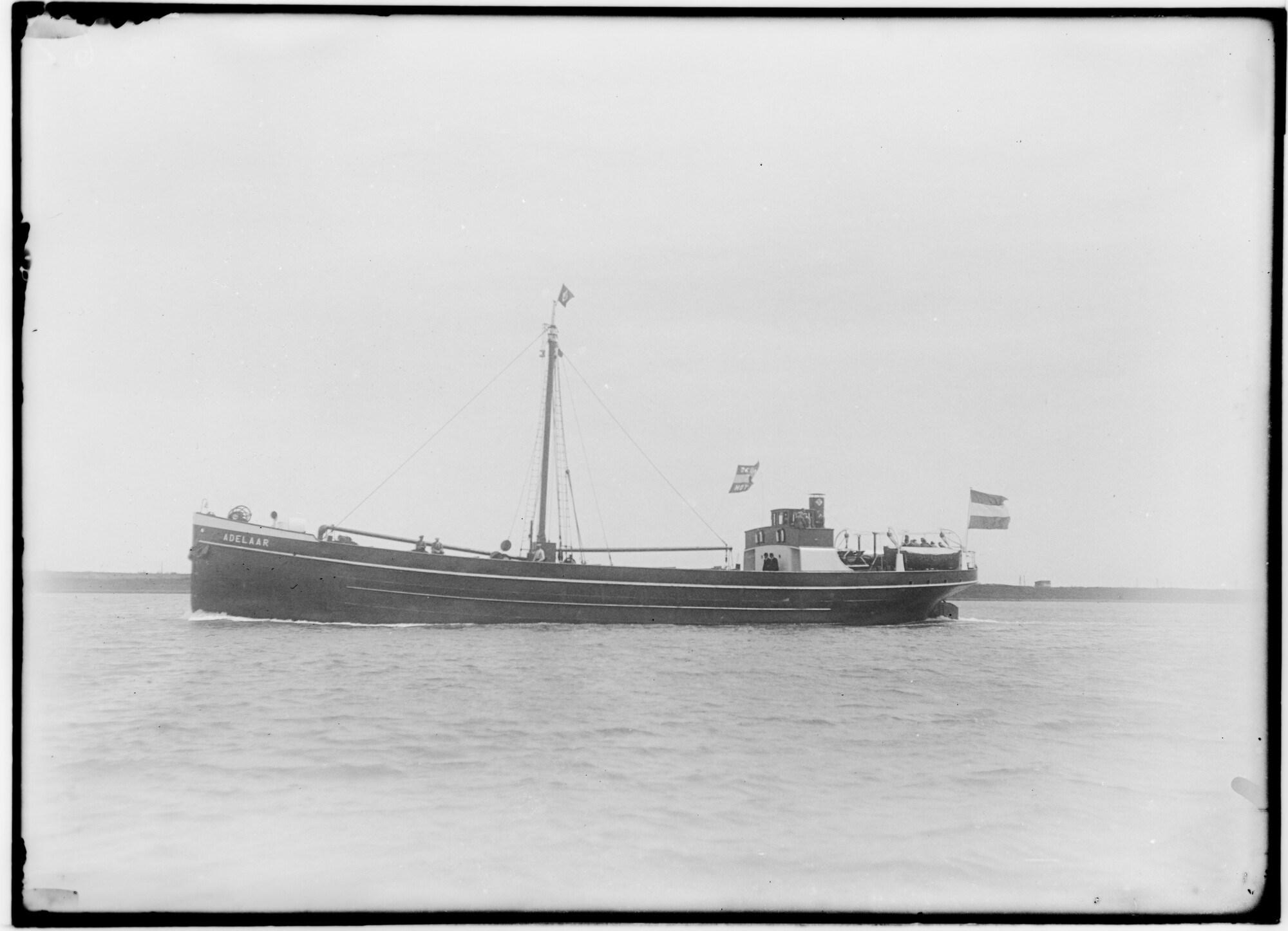 2018.0901; Glasnegatief van de lichter Adelaar (Nederlands, 1921); glasnegatief