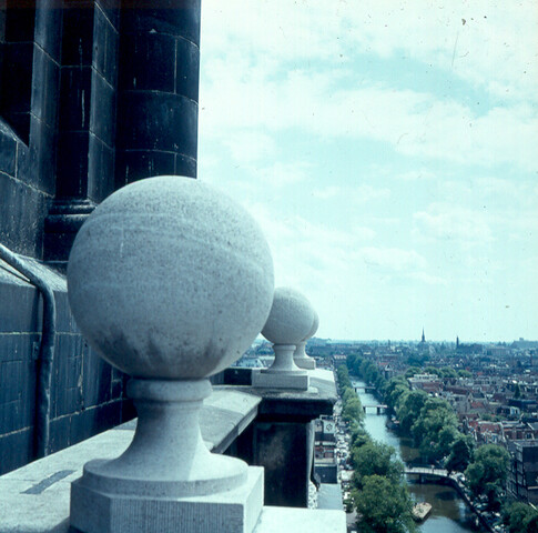 S.9100(1526); Stadsgezicht in Amsterdam; diapositief