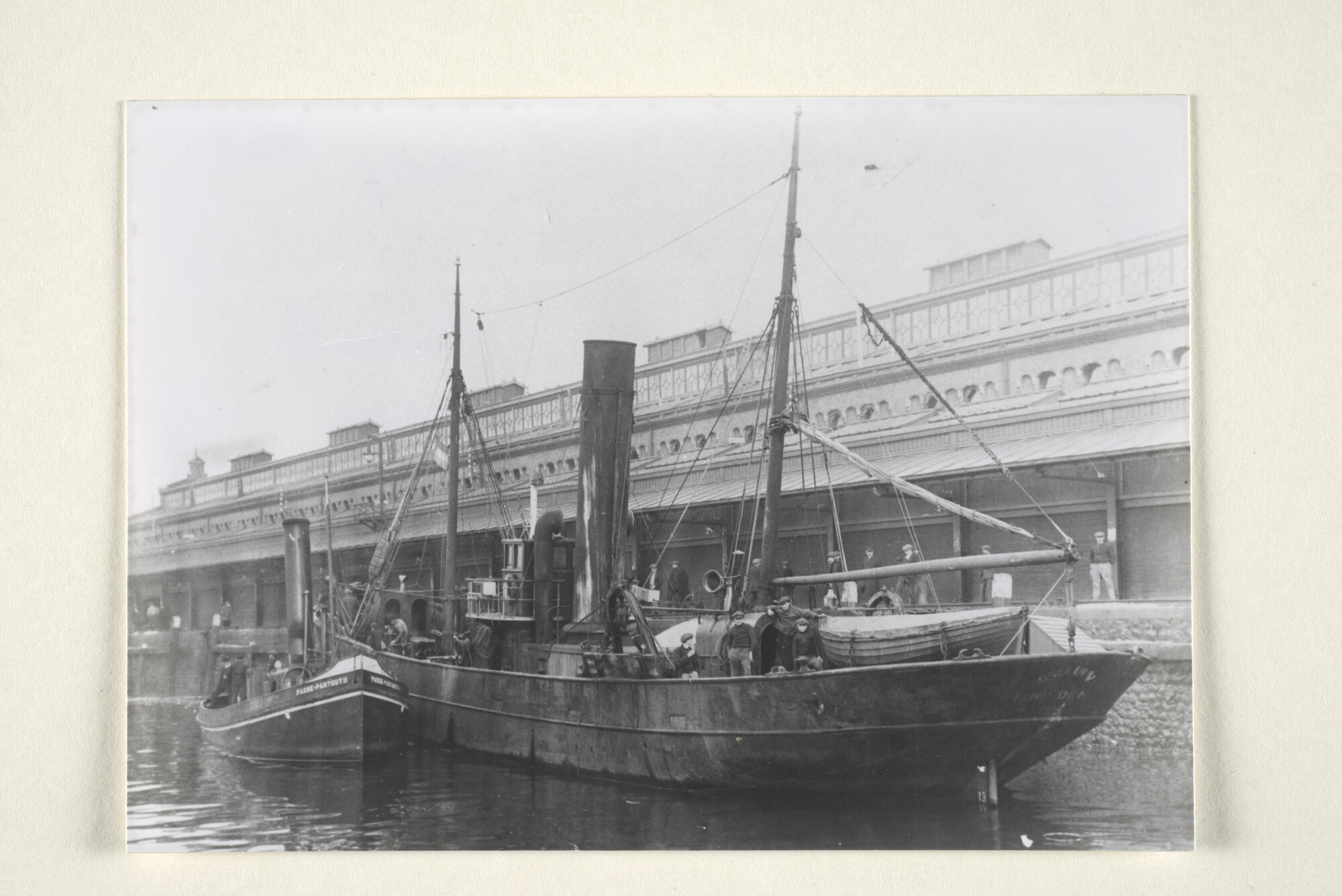 1997.1710; De stoomtrawler Oceaan IV; foto