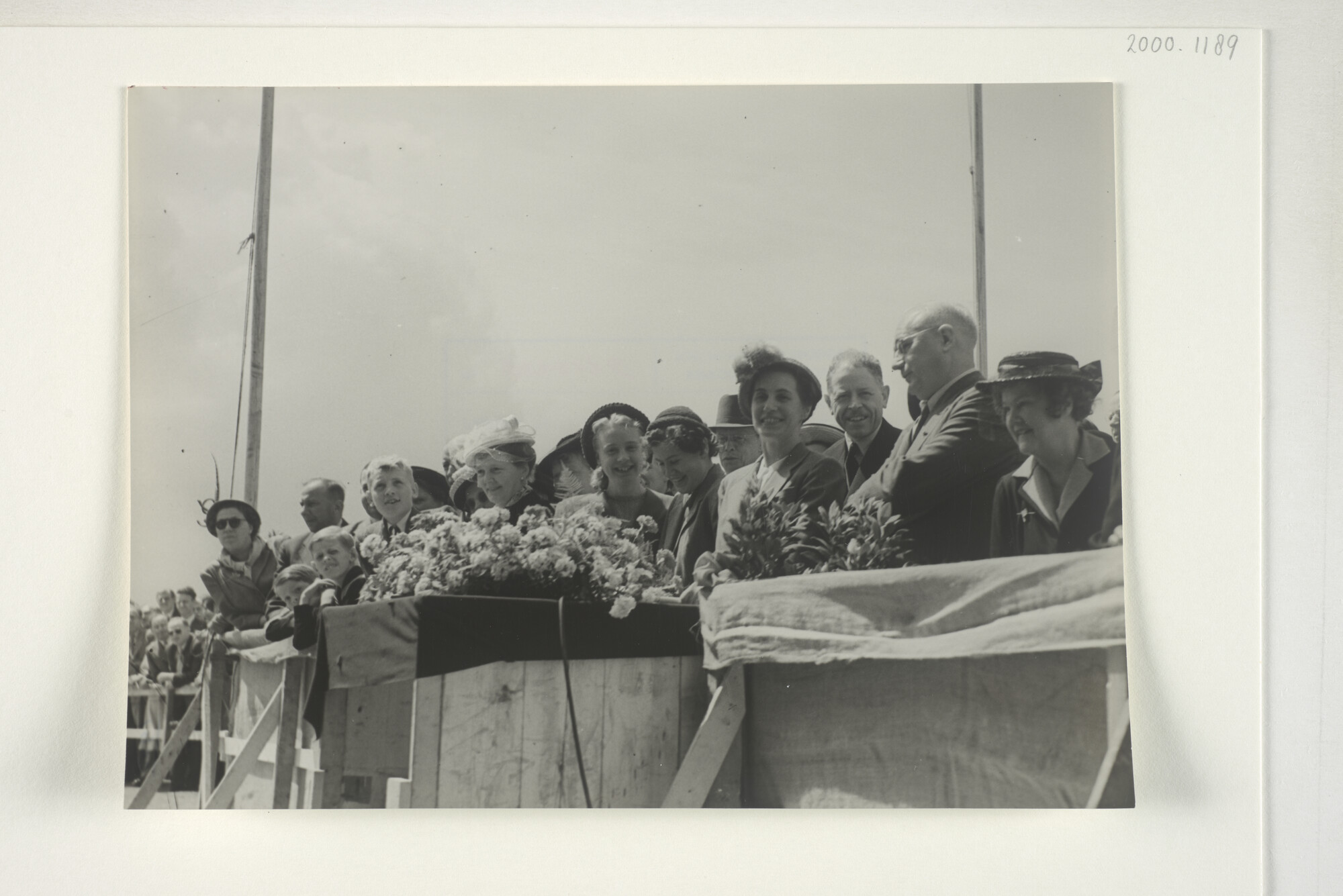 2000.1189; Foto's van de tewaterlating van het vrachtschip ms. 'Bintang' van de SMN bij de Nederlandsche Dok en Scheepsbouw Maatschappij [...]; fotoreportage