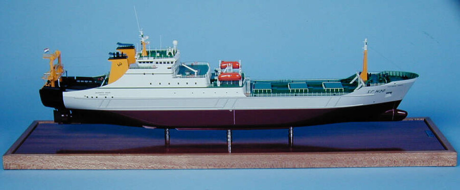 1994.5100; Model van de hektrawler Frank Bonefaas; scheepsmodel
