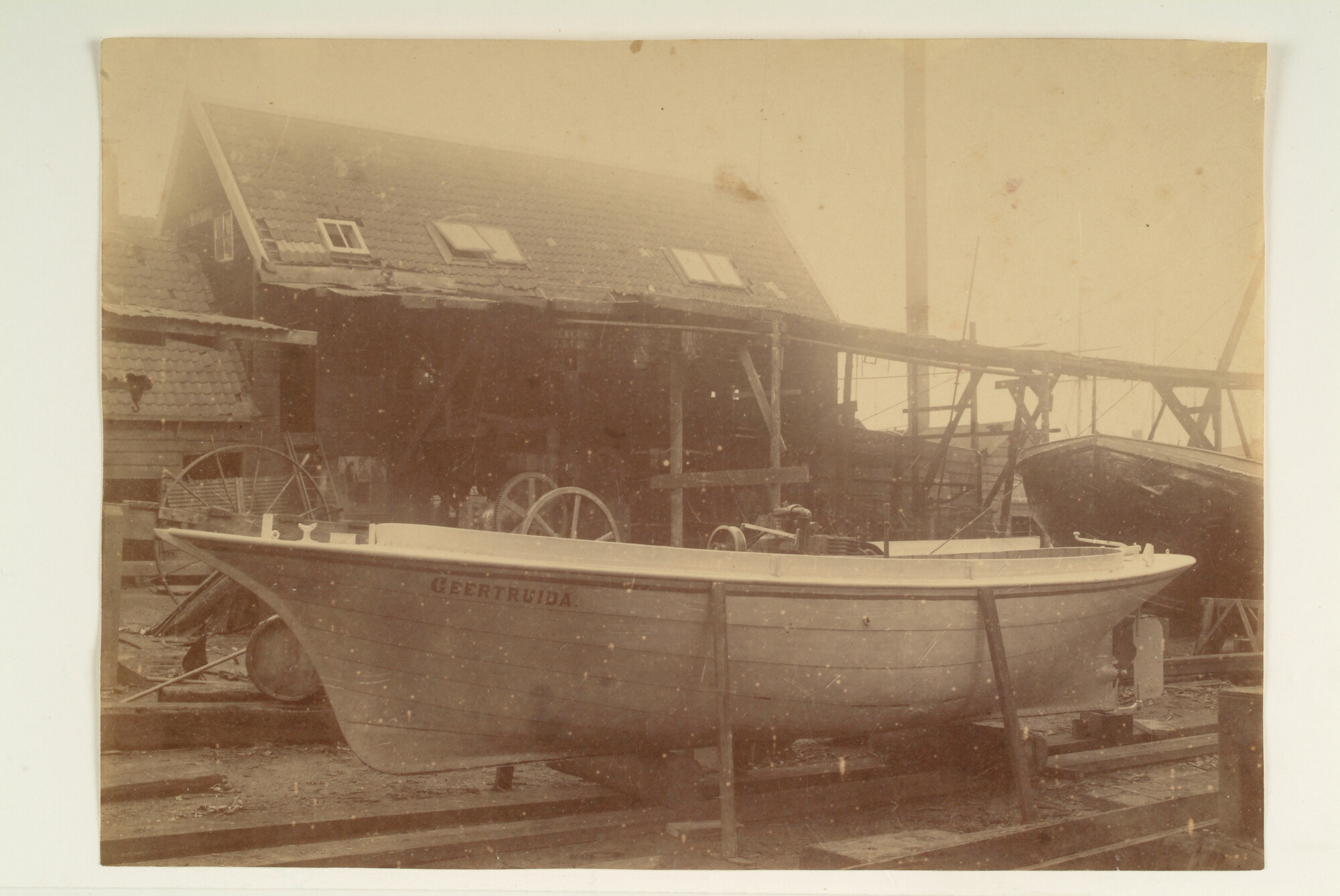 S.1156(06)183; Foto van het jacht 'Geertruida', gebouwd tussen juli en september 1894; foto
