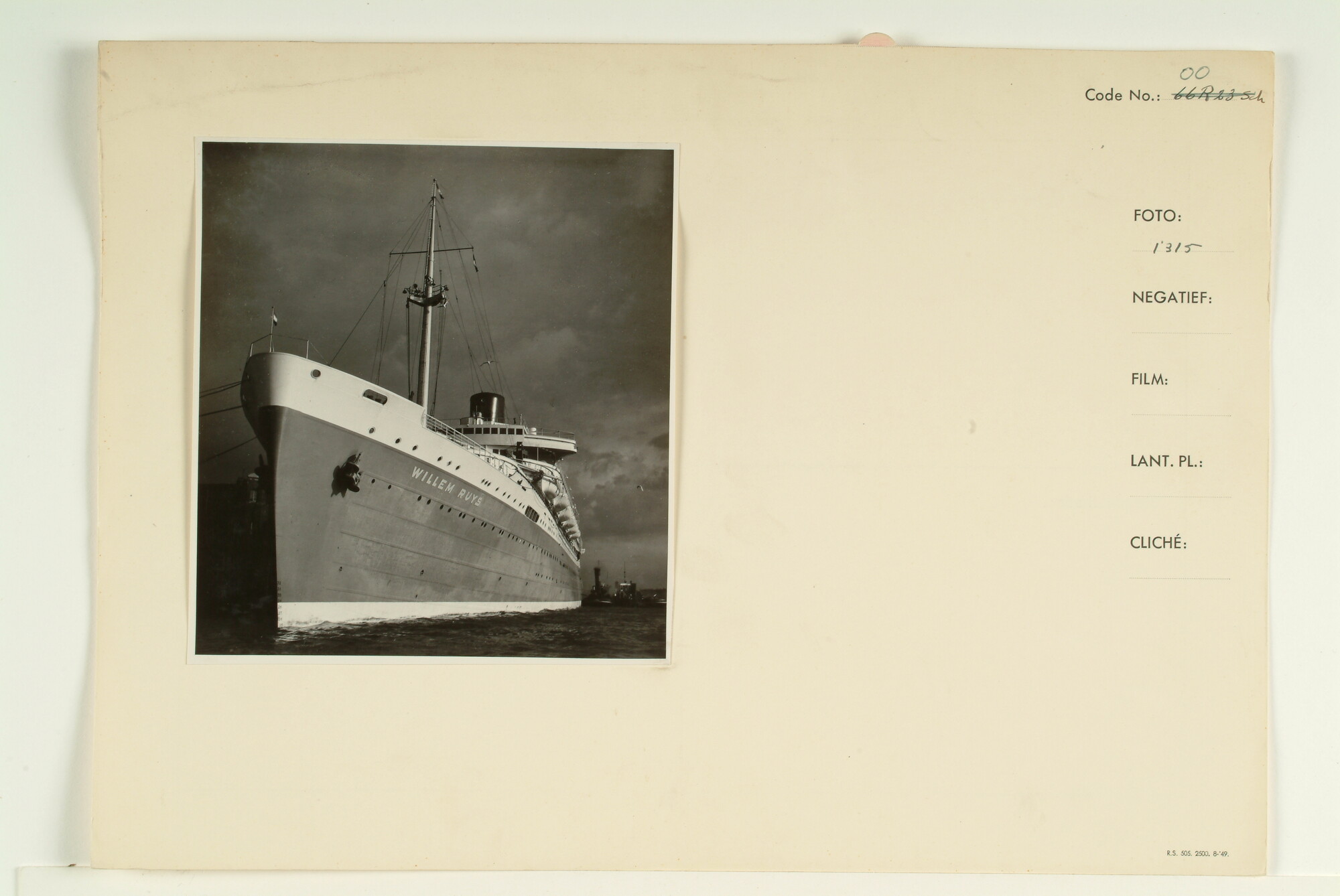 1995.1854; Het passagiersschip ms. 'Willem Ruys' van de Koninklijke Rotterdamsche Lloyd; foto
