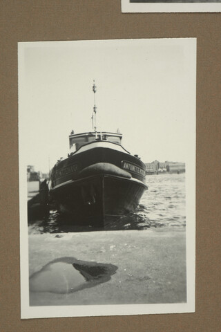 2001.1755; Omslag met vele foto's en knipsels van meest bergingsactiviteiten door Reederij v/h Gebroeders Goedkoop te Amsterdam in de periode 1929 / 1949; omslag