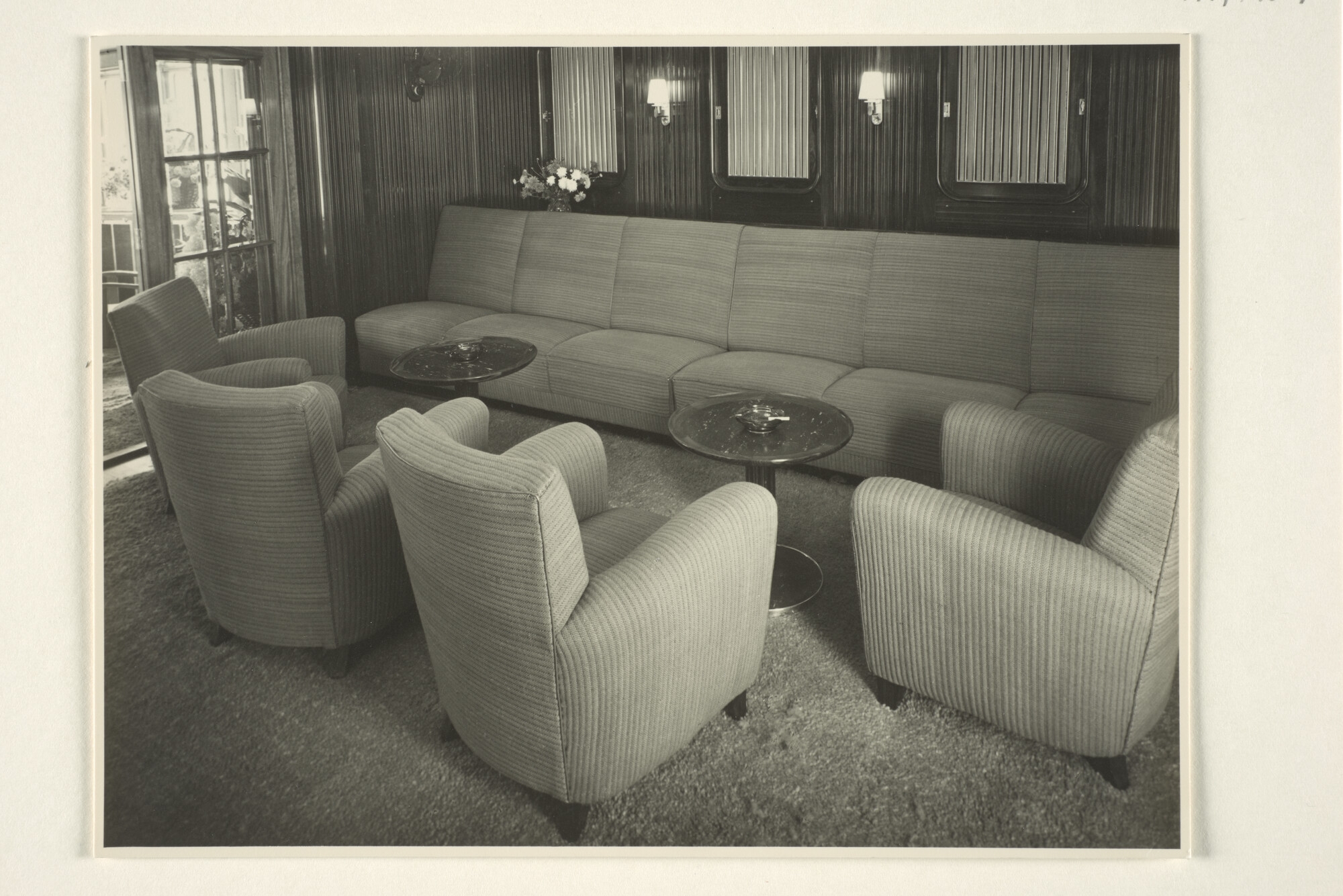 1997.4637; Fotos uit een fotoalbum over het interieur van het passagiersschip ms. Van [...]; fotoreportage