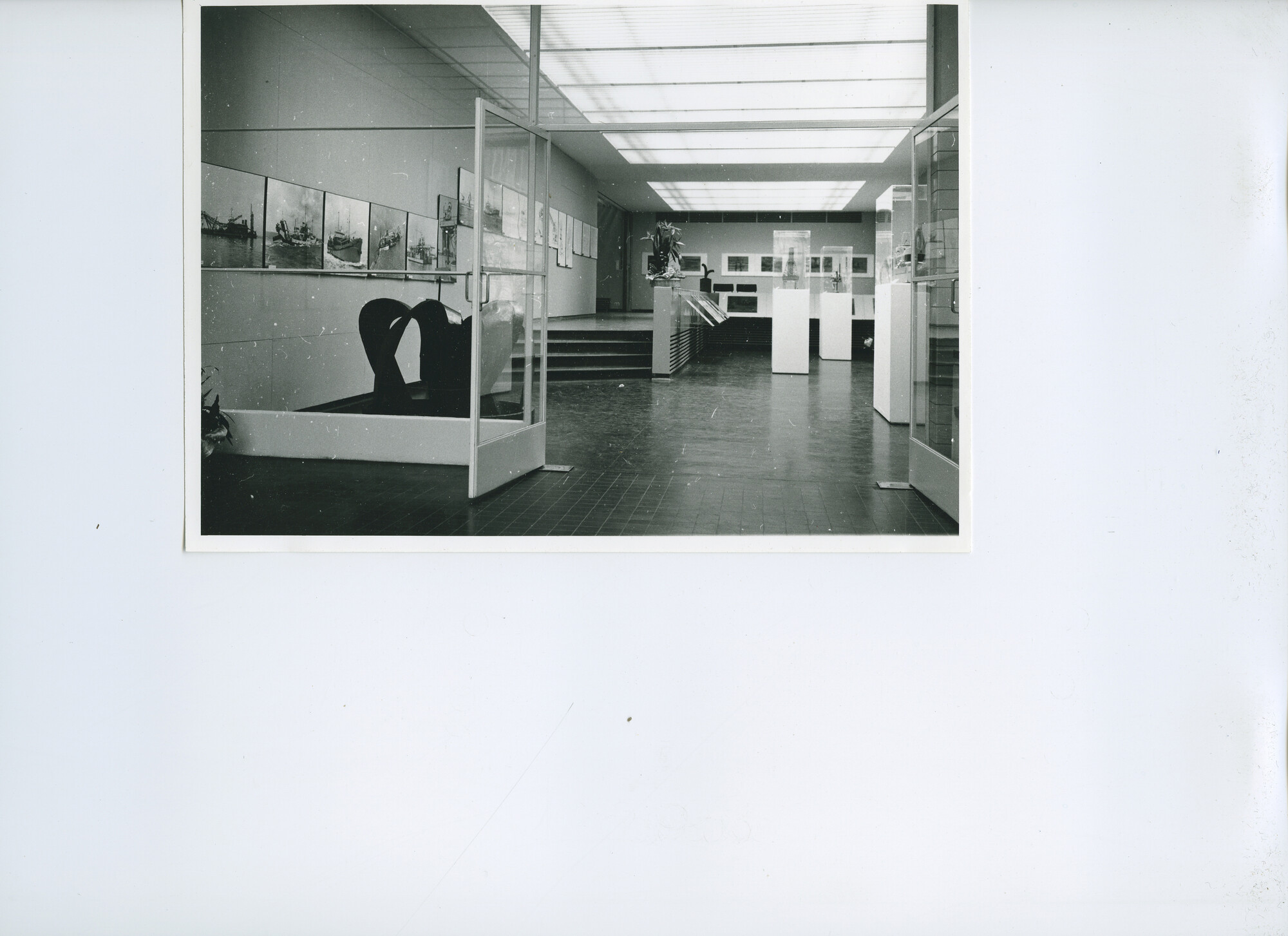 S.5621(01)0979; Foto van tentoonstelling.; foto