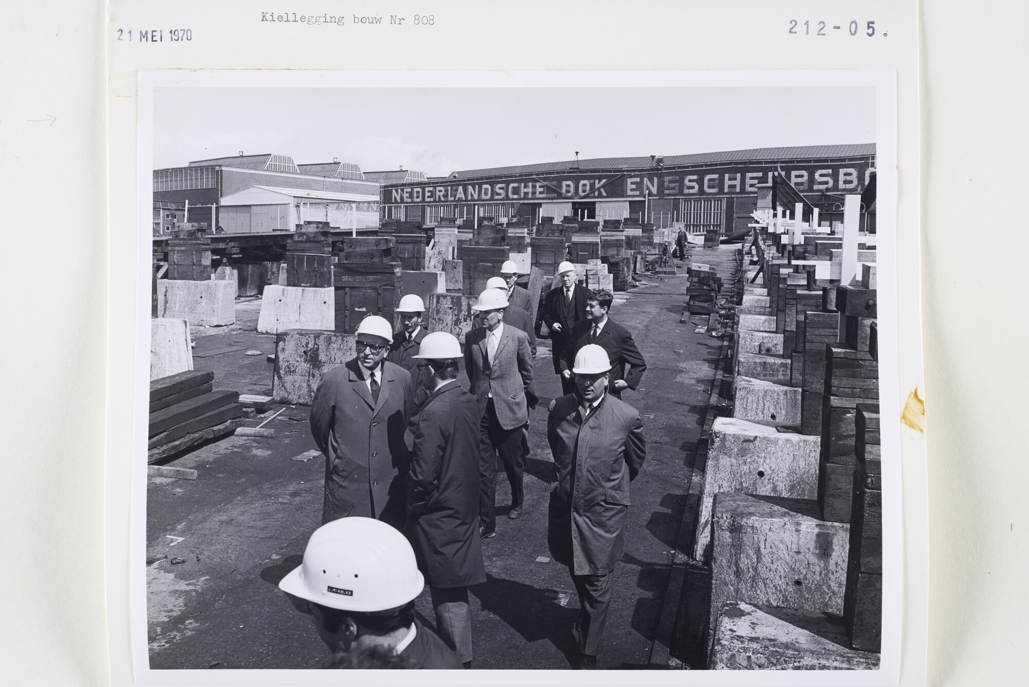 S.5444(5130)03; Foto van het achterschip van de mammoettanker Fina Brittannia in aanbouw; foto