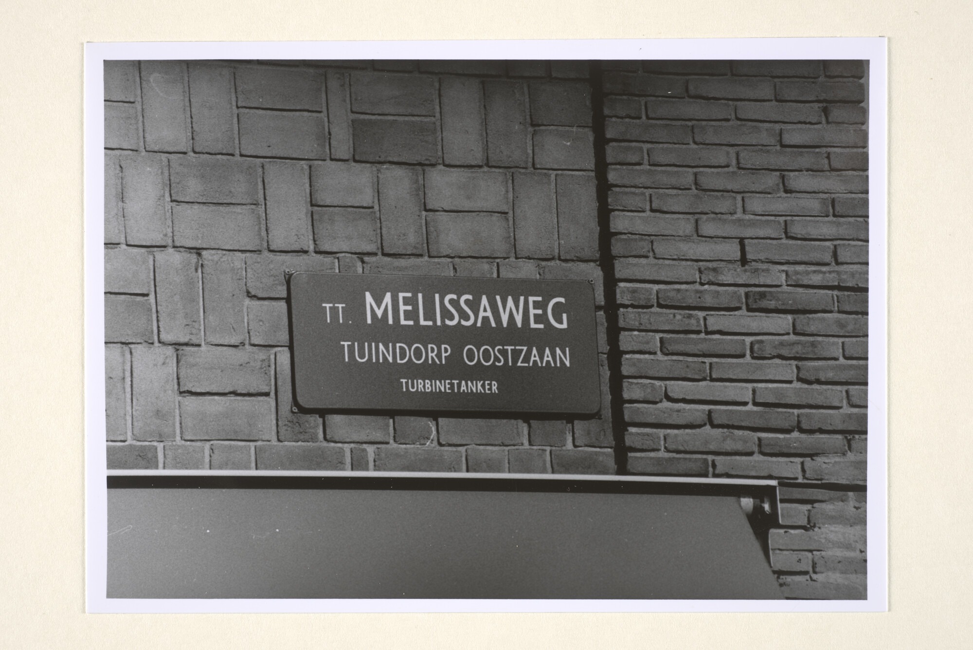 1996.4613; Fotos van straatnaamborden op het voormalige werfterrein van de [...]; fotoreportage