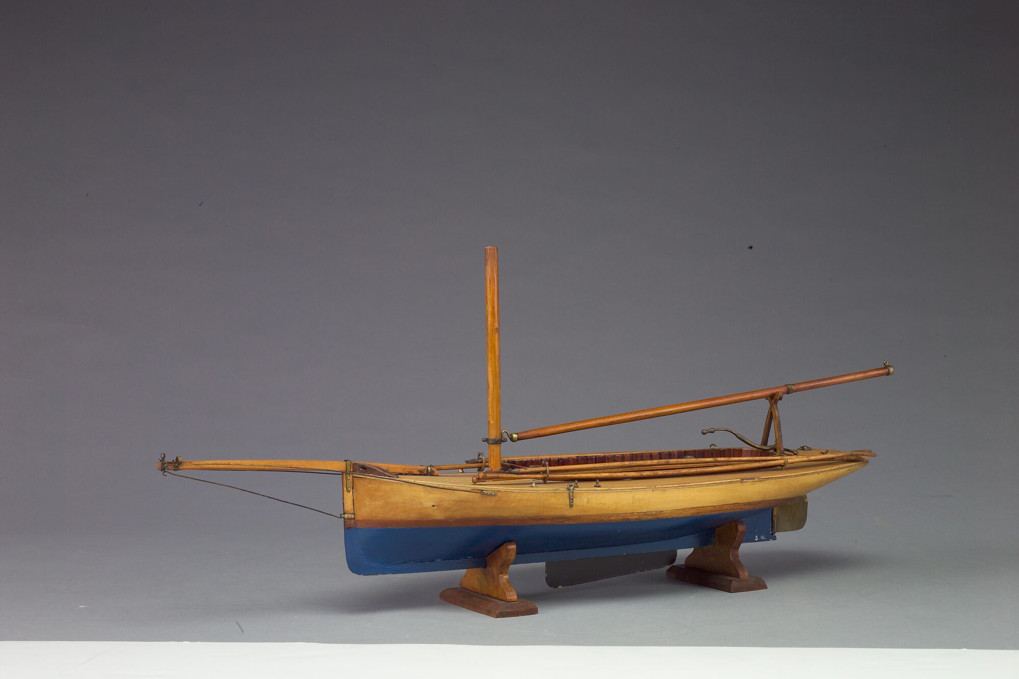 S.0010(03); Model van een midzwaardjacht; scheepsmodel