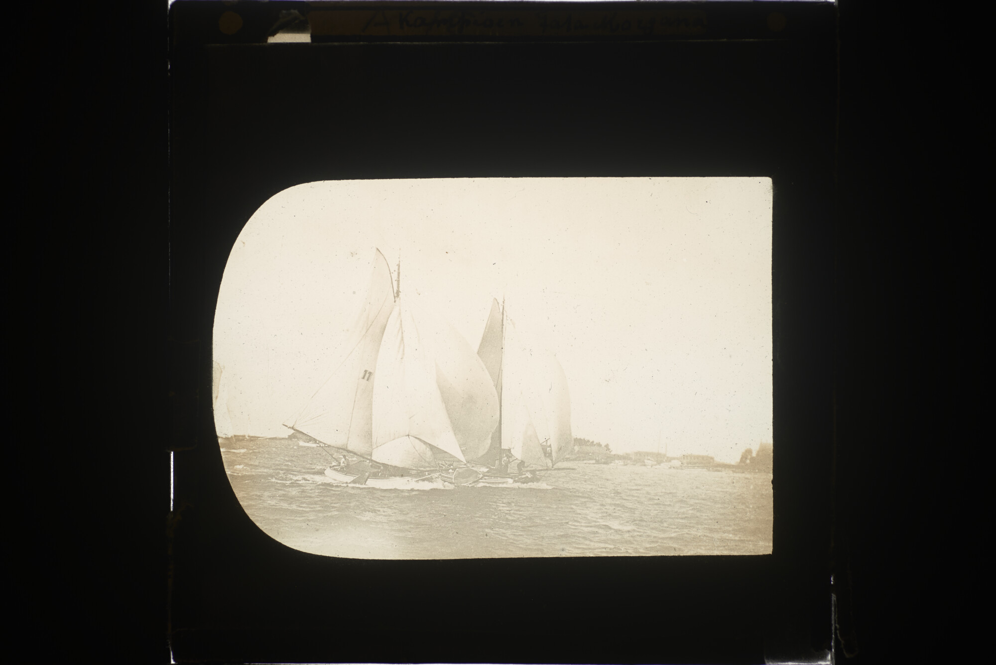 2014.0606; Vijftig lantaarnplaatjes met afbeeldingen van de Nederlandse watersport 1900-1935; lantaarnplaatje