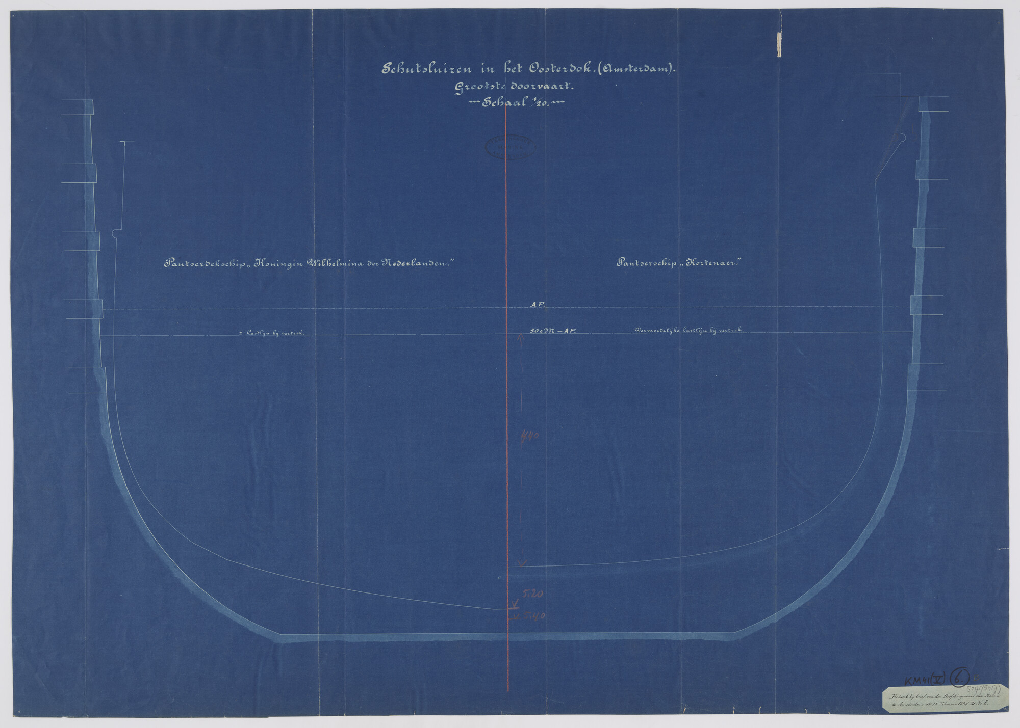 S.2175(5417); Dwarsdoorsnede van het grootspant pantserdektorenschip Hr.Ms. 'Koningin Wilhelmina der Nederlanden' en het pantserschip Hr.Ms.'Kortenaer' door de Oosterdoksluis te Amsterdam; technische tekening