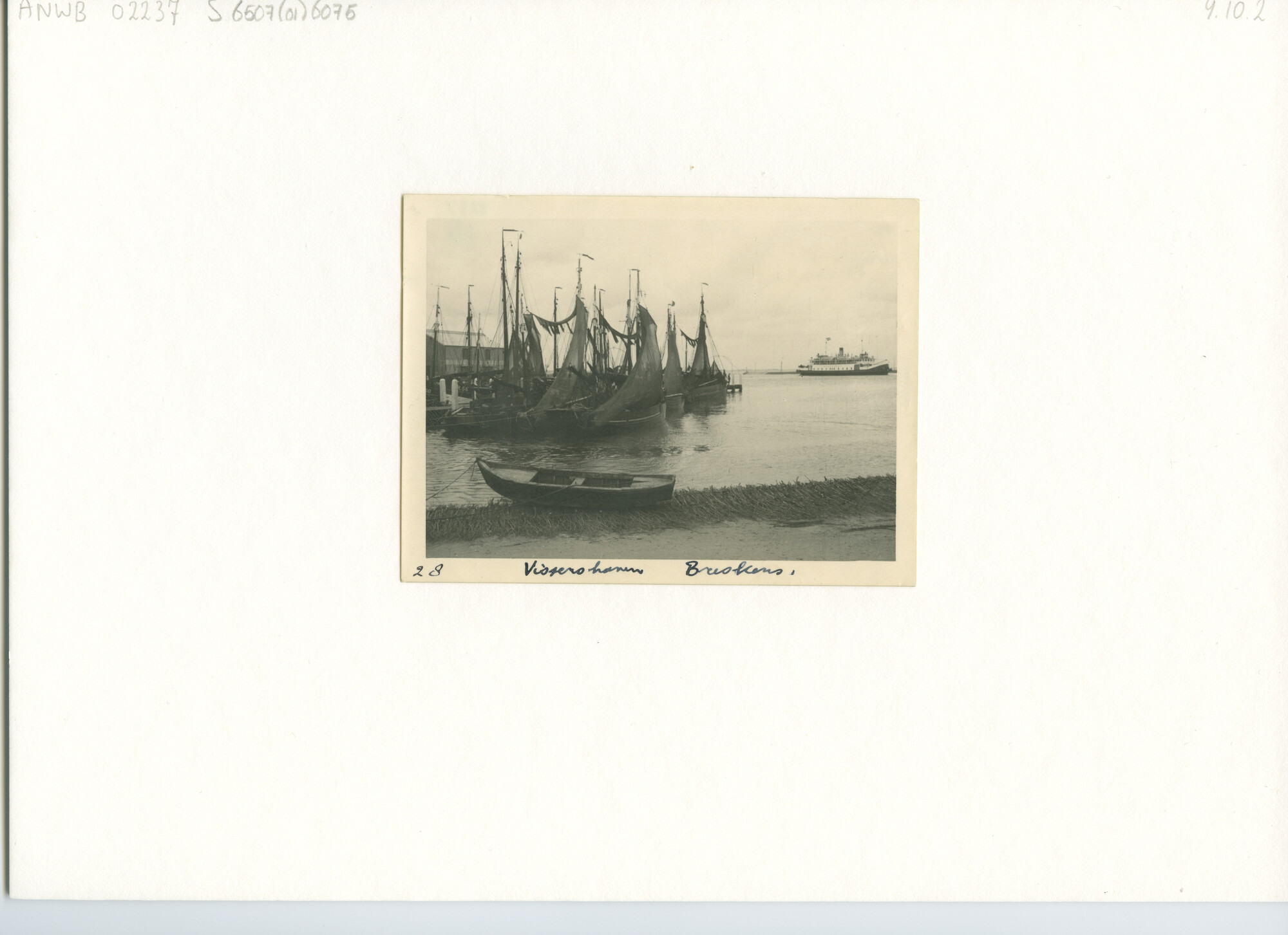 S.6507(01)6075; Foto van vissershaven te Breskens; foto