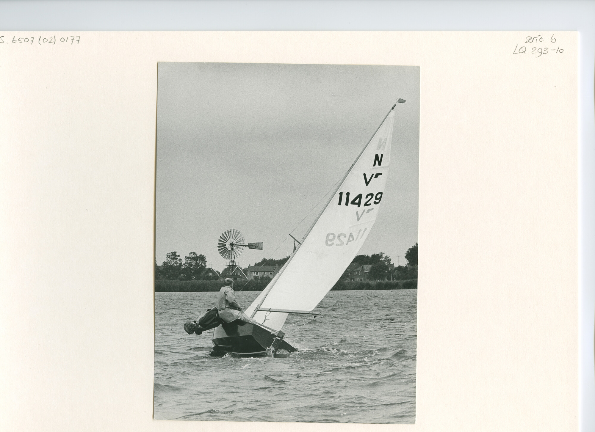 S.6507(02)0177.02; Zwart-wit foto van het Europees Kampioenschap Vaurien 1963 op het Alkmaardermeer; foto