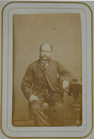S.0576(01)014; Portretfoto van J.A.H. Hugenholtz (1825-1874); foto