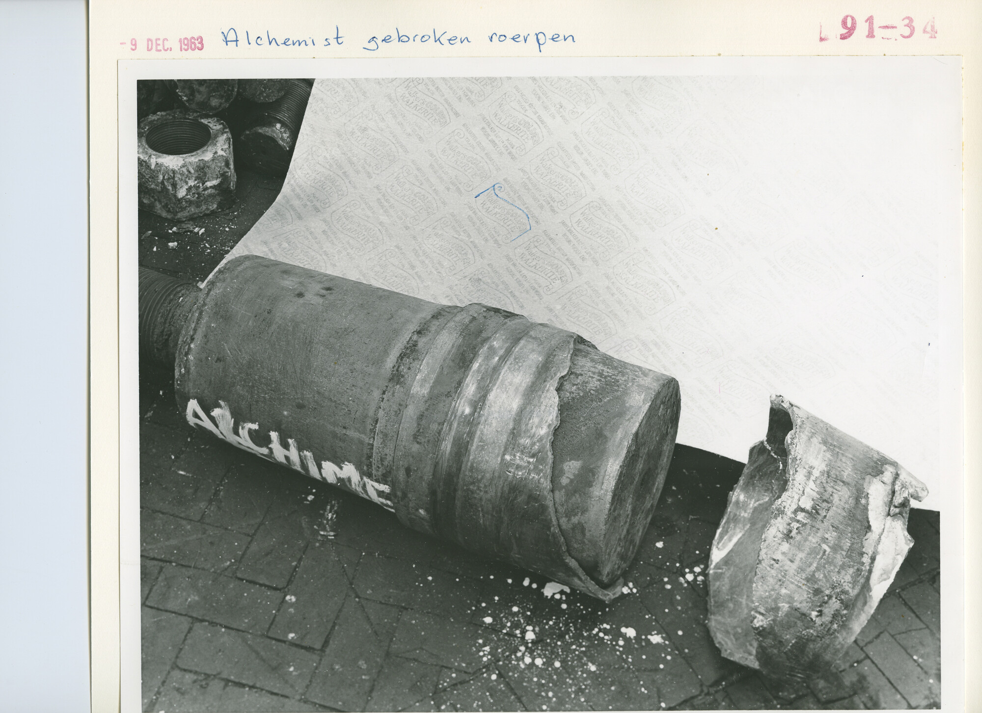 S.5444(04187)10; Gebroken roer van de 'Alchemist'; foto