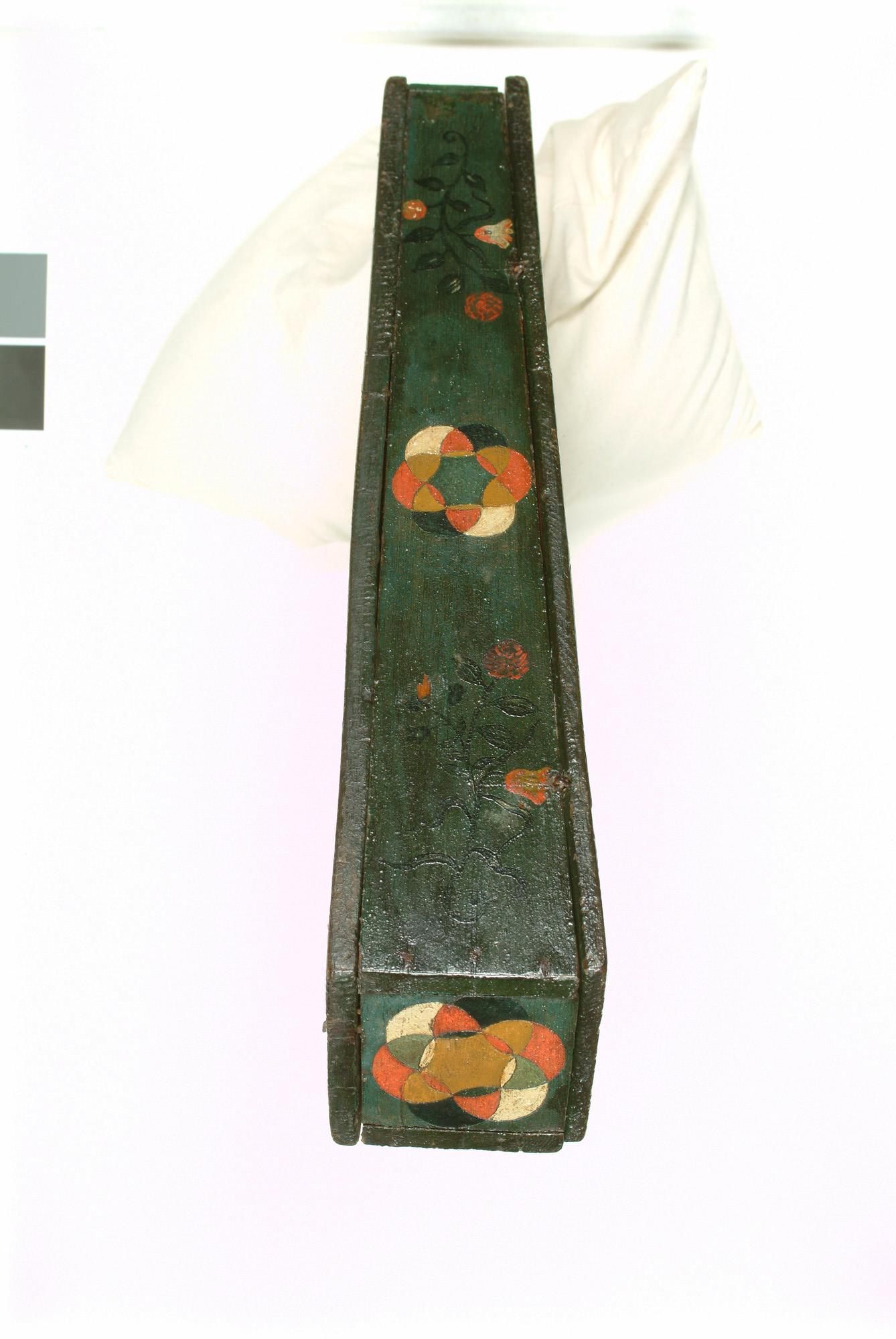 RB.0889(37); Mahonie- & palmhouten octant, tweede helft achttiende eeuw, in fraai beschilderde kist; octant